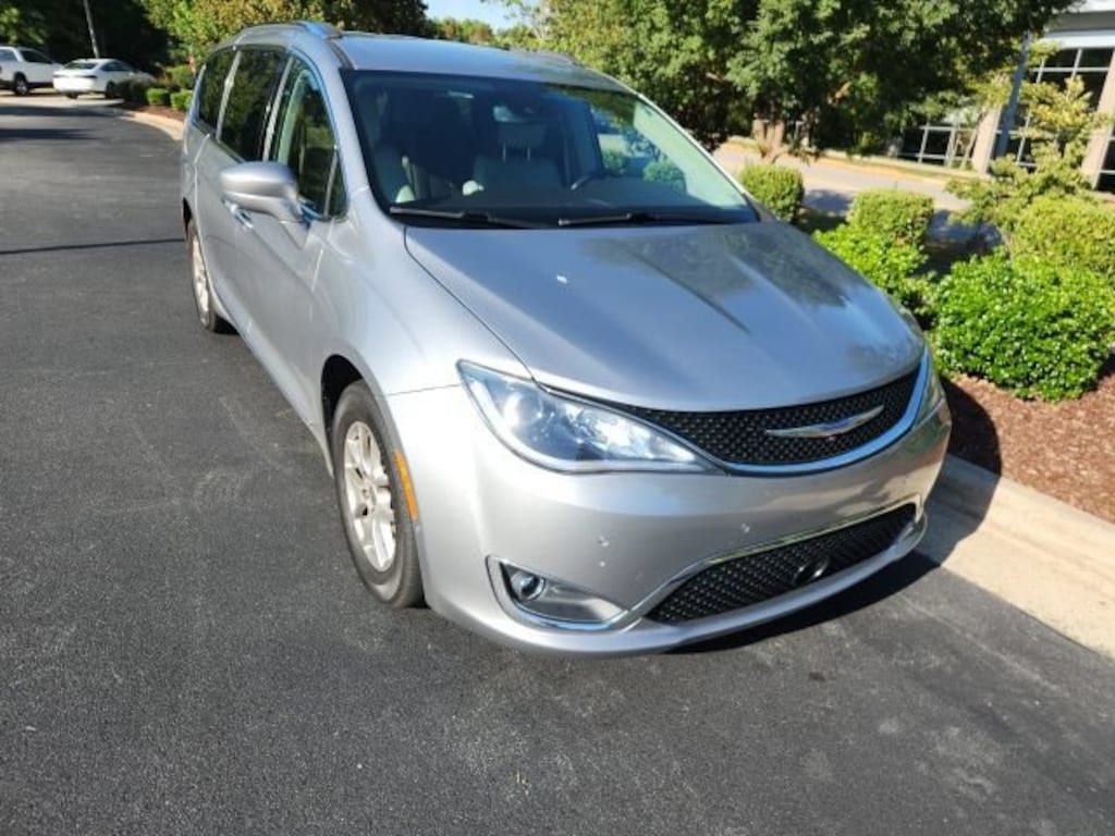 Used 2020 Chrysler Pacifica Touring L Van Passenger Van