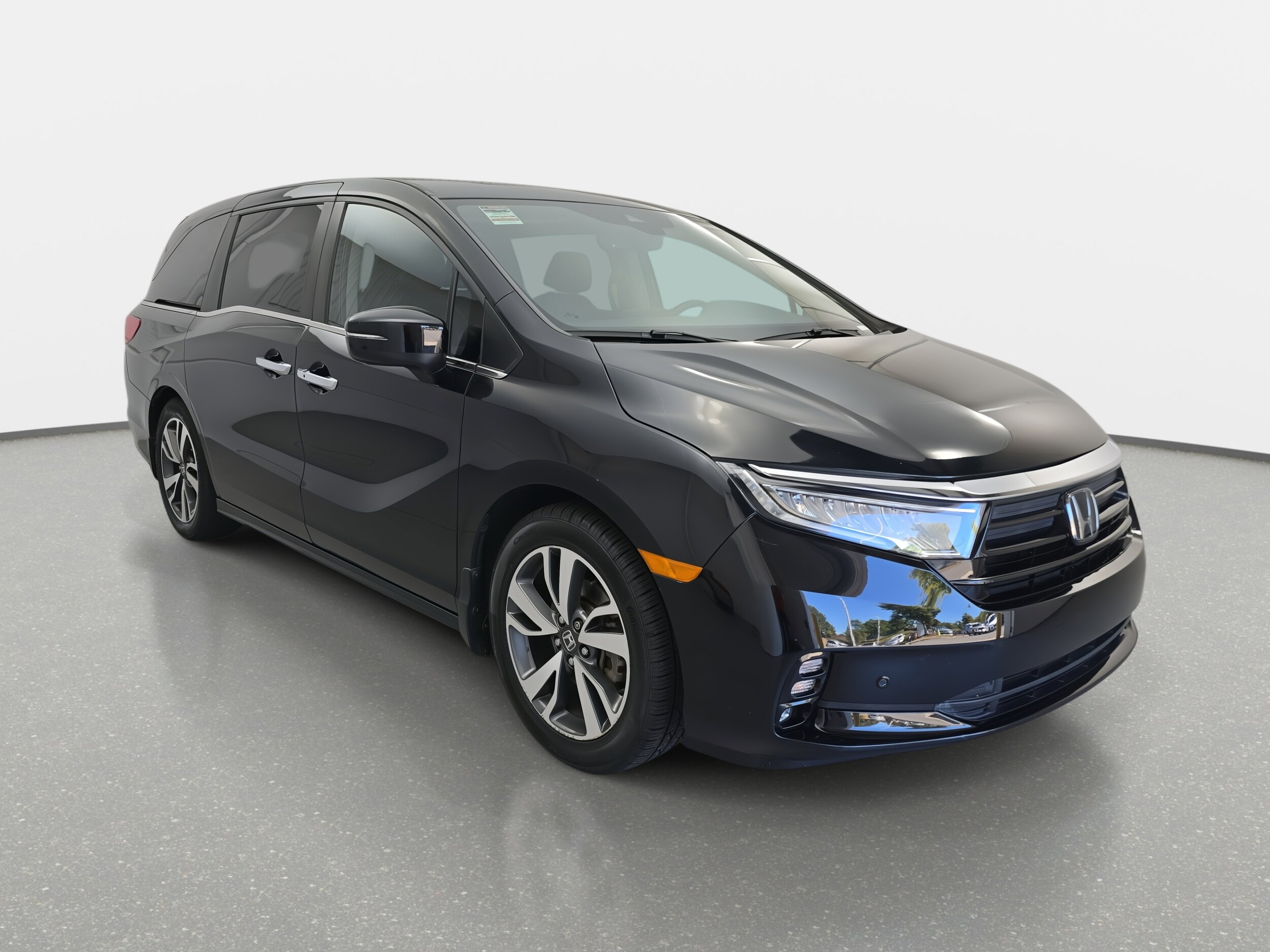 2022 Honda Odyssey Touring photo 2