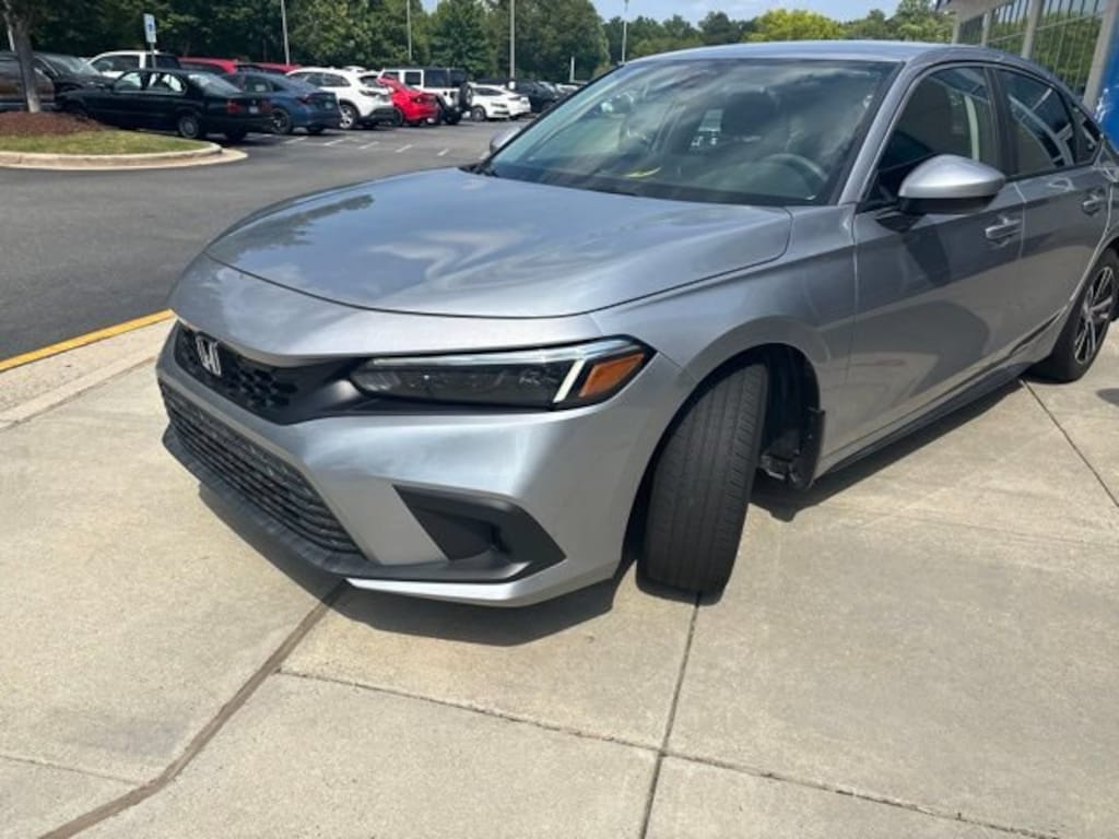 Used 2024 Honda Civic LX Hatchback