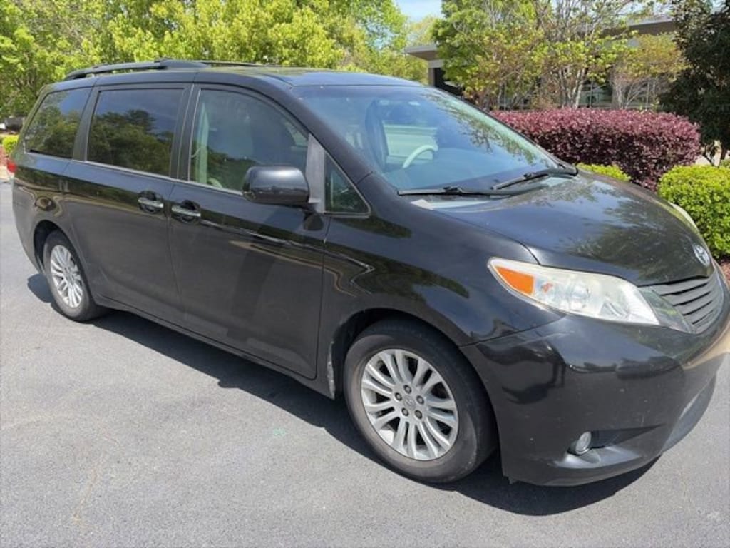 Used 2014 Toyota Sienna XLE Van