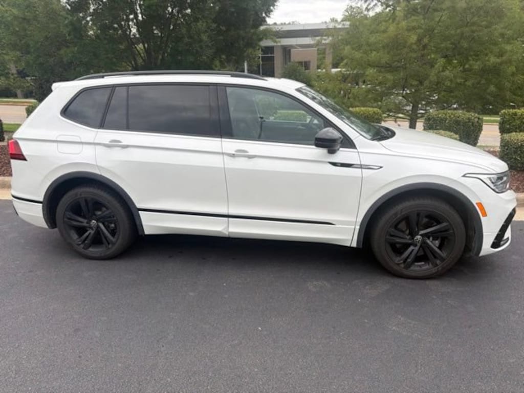 Used 2023 Volkswagen Tiguan SE R-Line Black SUV