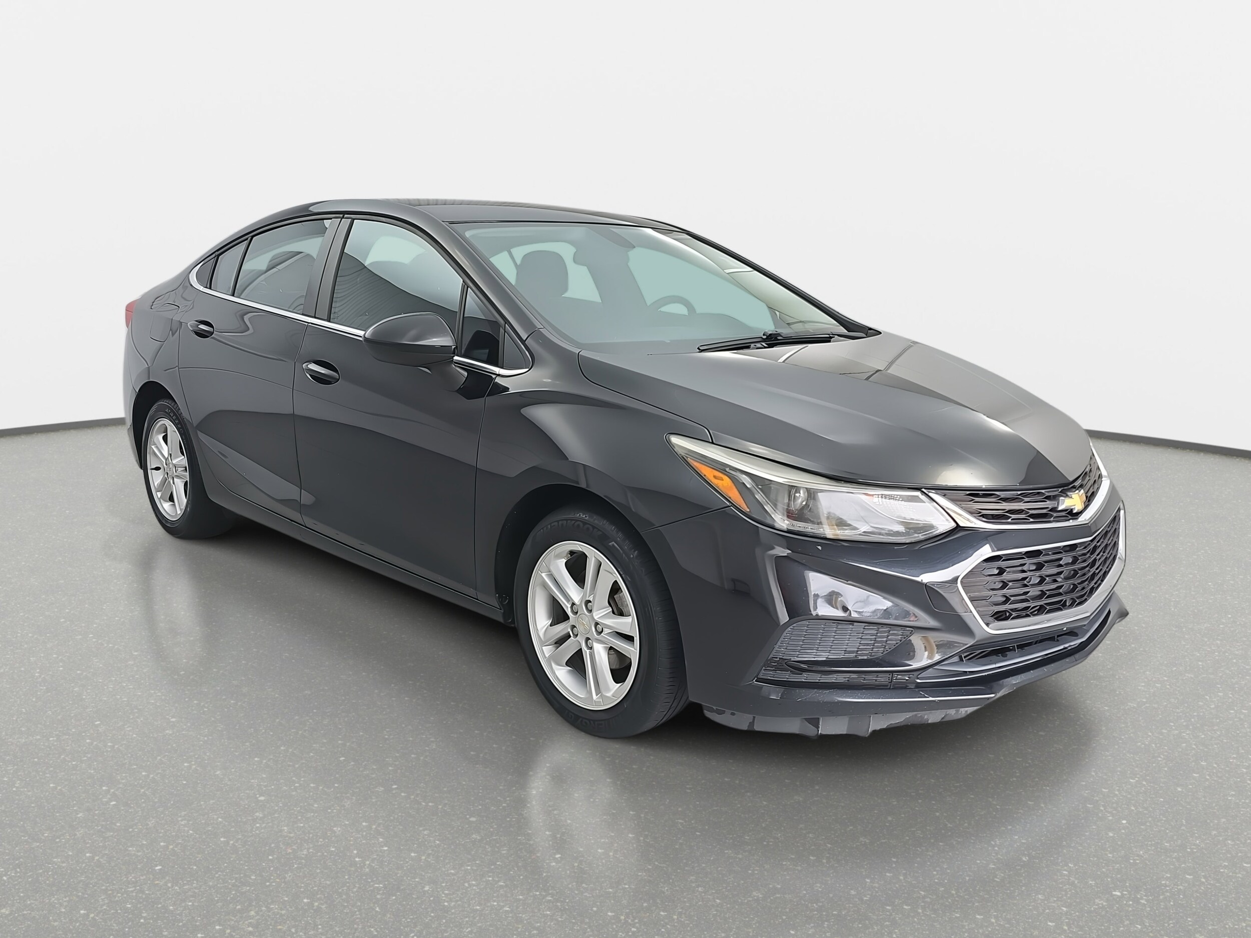 2017 Chevrolet Cruze LT photo 3