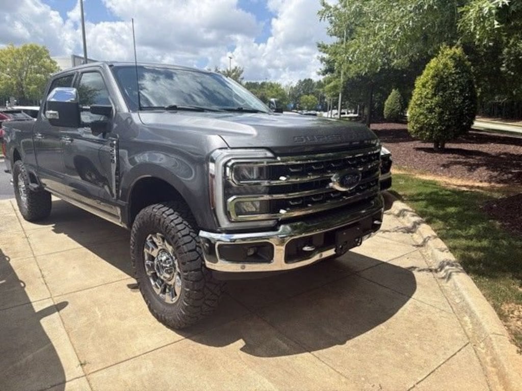 Used 2024 Ford F-250 LARIAT Truck Crew Cab