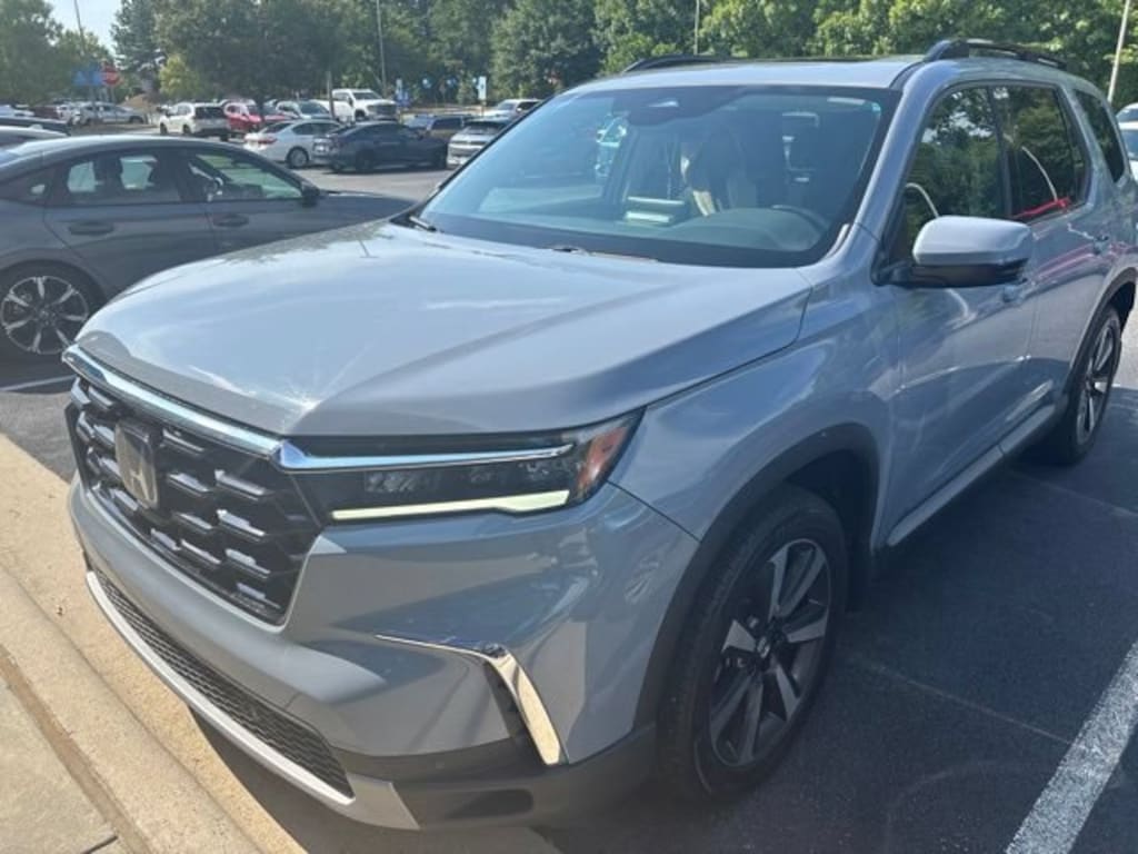 Used 2025 Honda Pilot Touring SUV