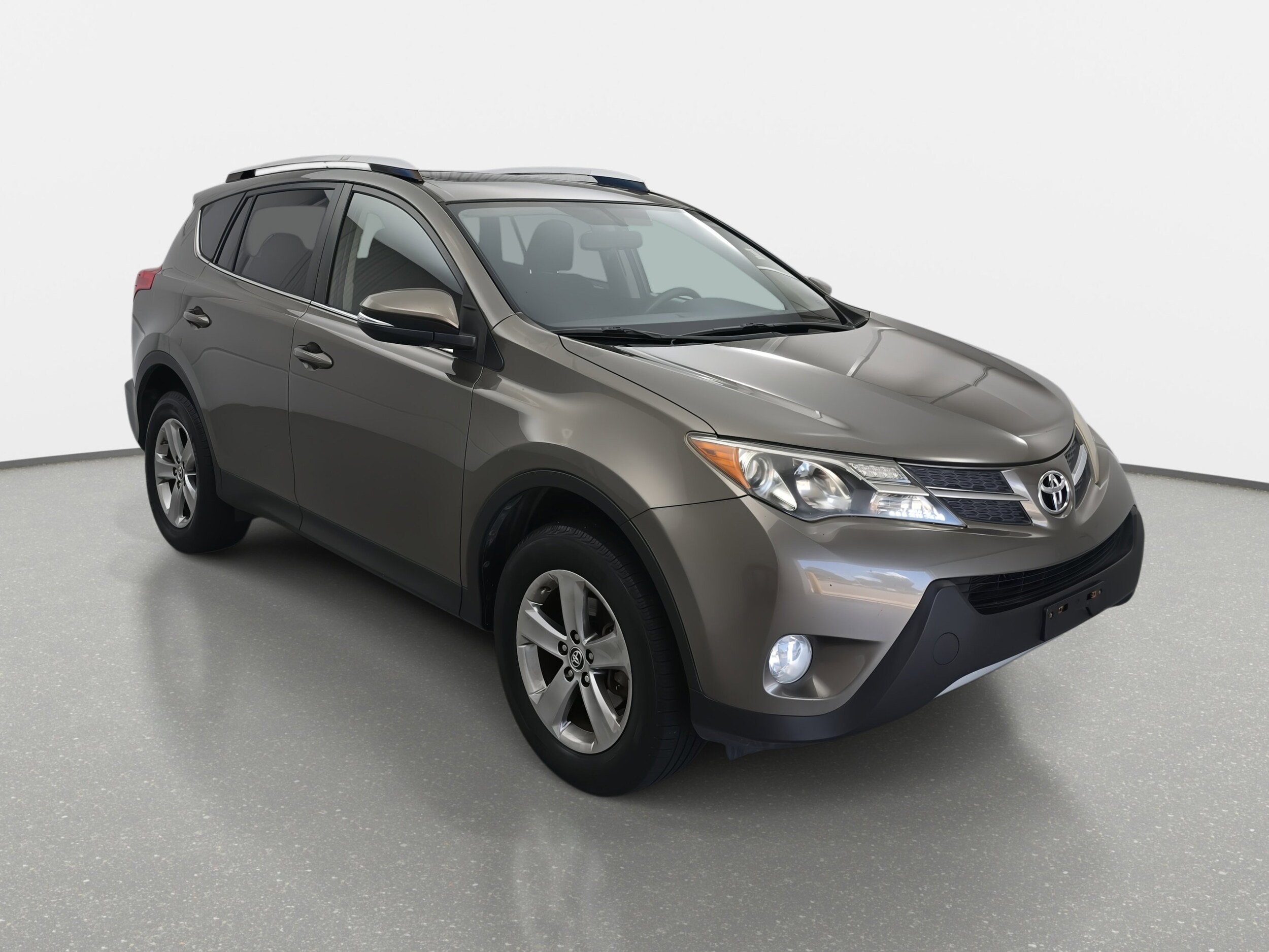 2015 Toyota RAV4 XLE photo 2