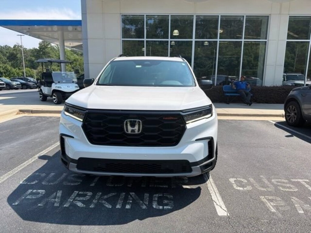 Used 2025 Honda Pilot TrailSport SUV