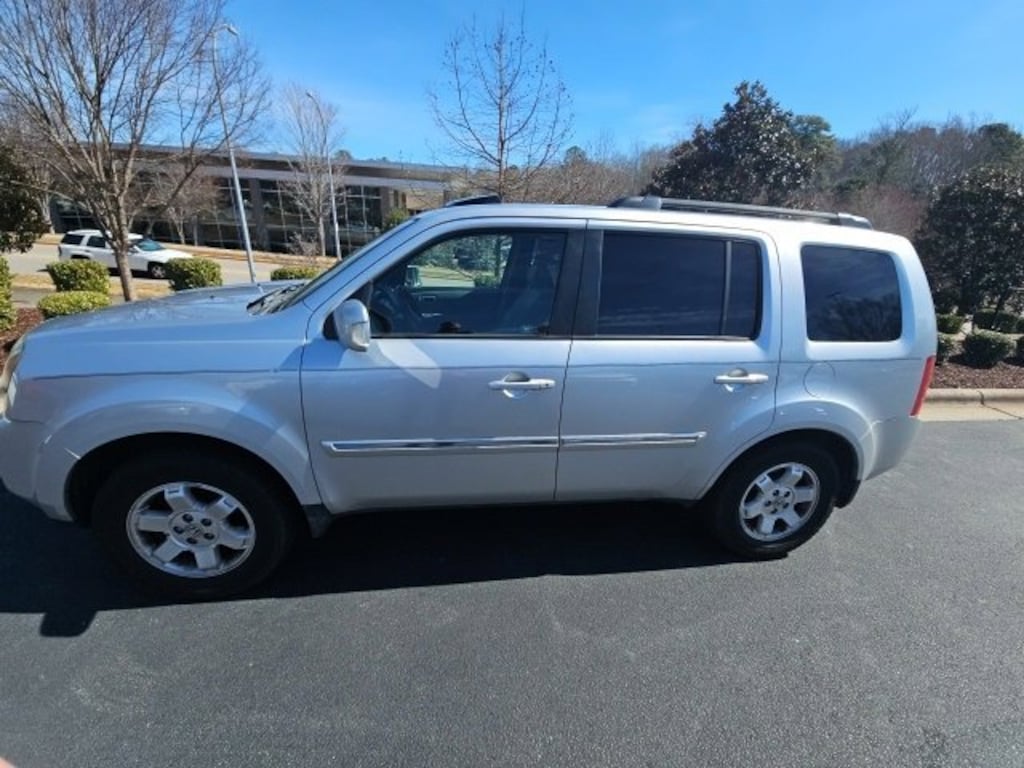 Used 2011 Honda Pilot Touring SUV