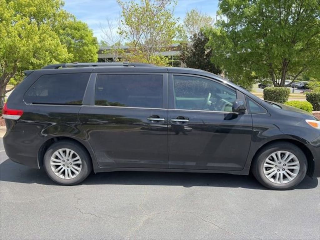Used 2014 Toyota Sienna XLE Van