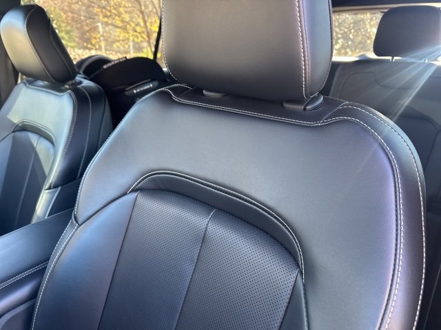 2025 Jeep Grand Cherokee Limited photo 3