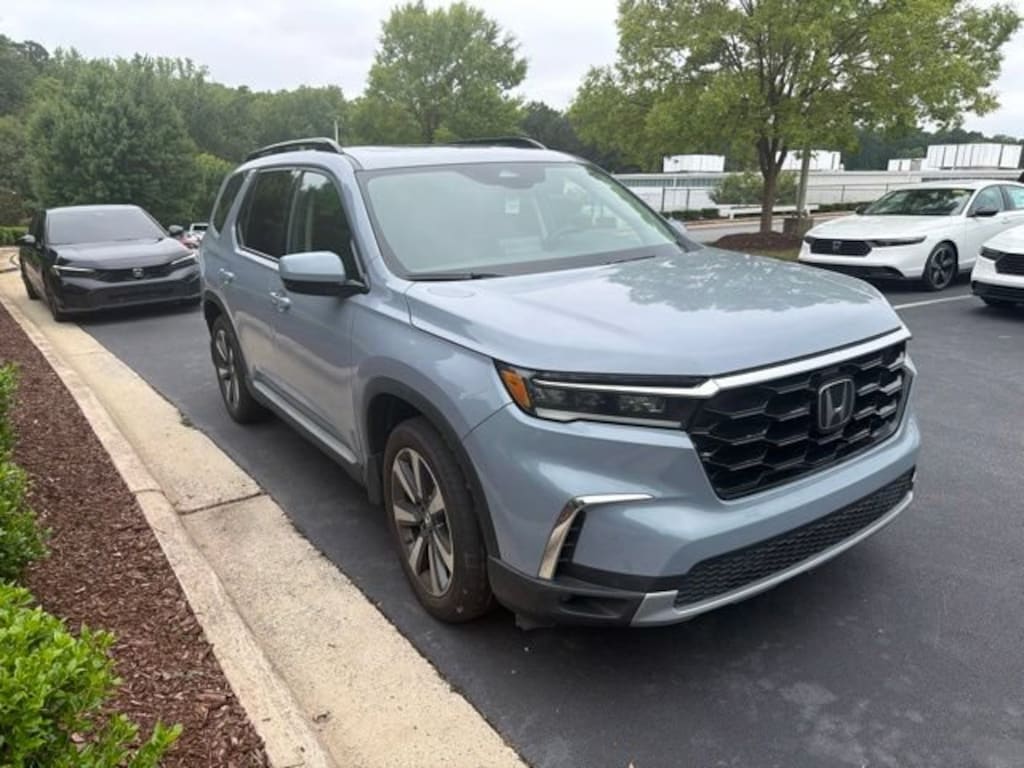 Used 2025 Honda Pilot SUV