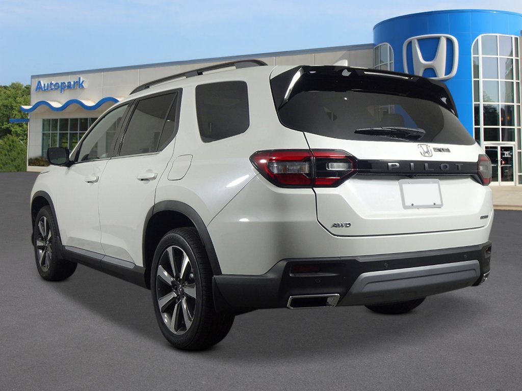 2025 Honda Pilot Touring photo 3