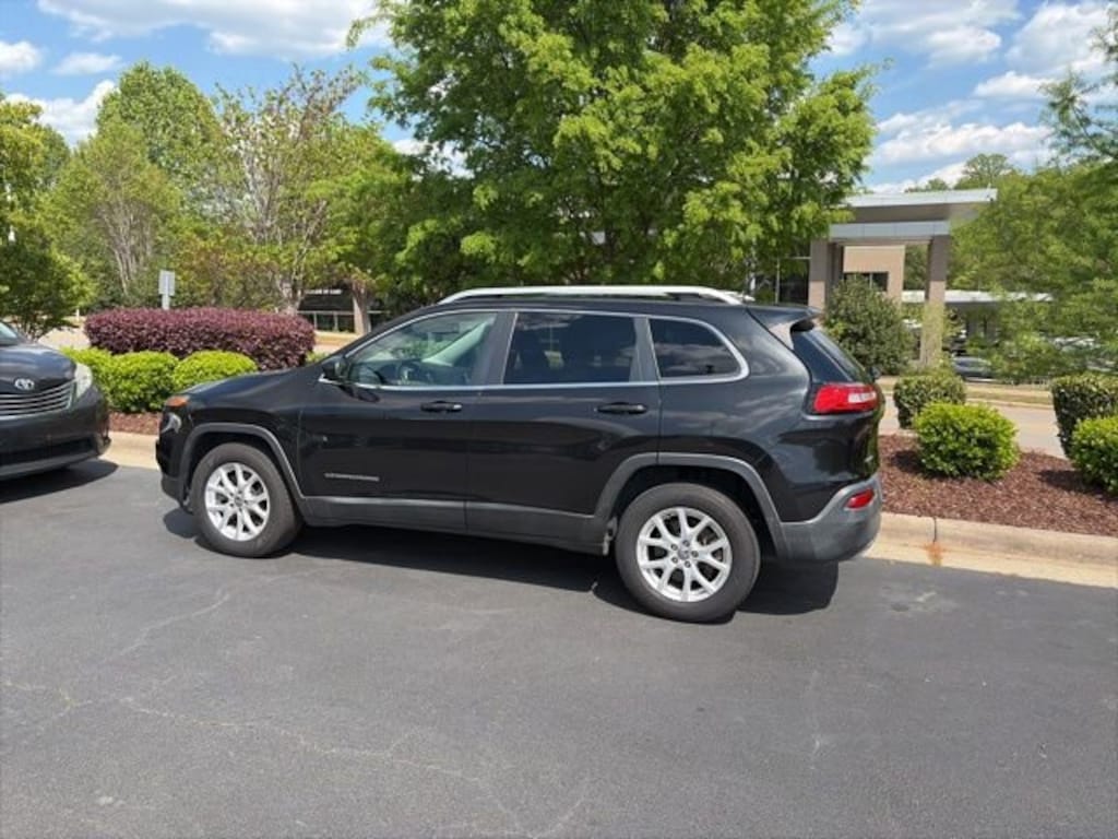 Used 2015 Jeep Cherokee Latitude SUV