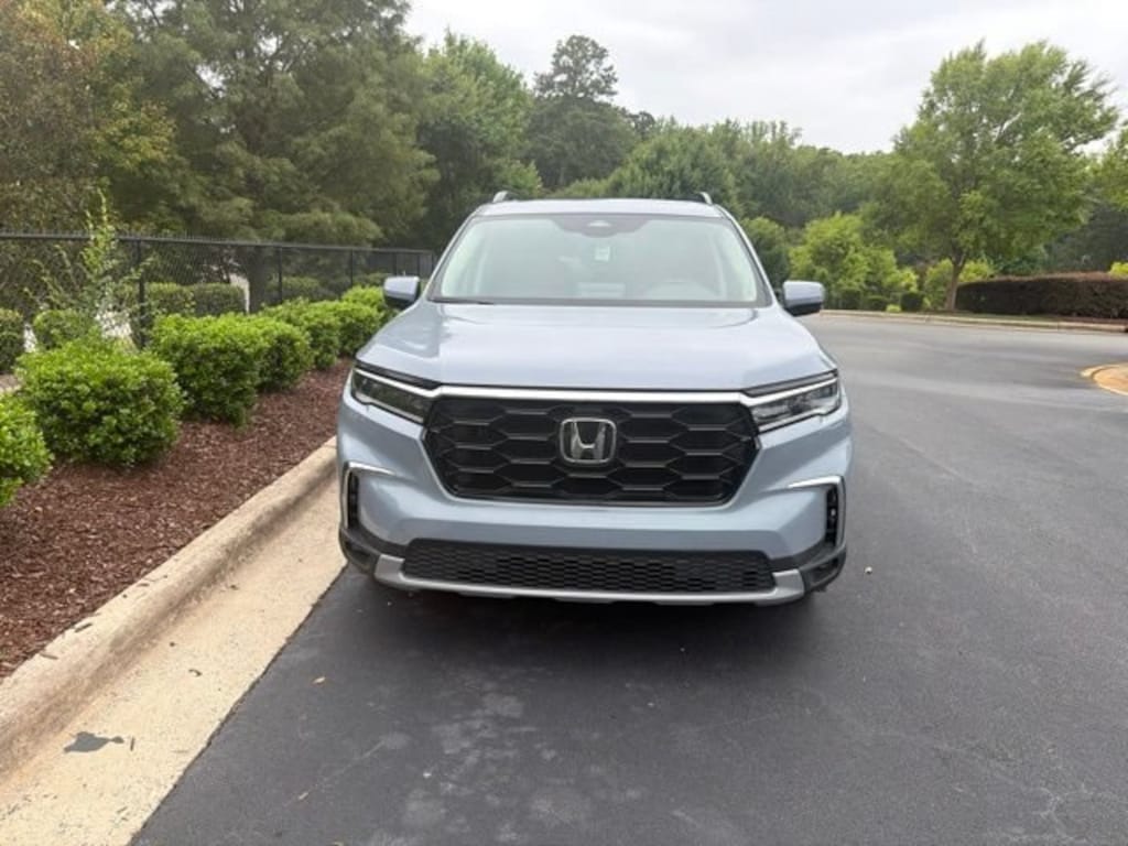 Used 2025 Honda Pilot SUV