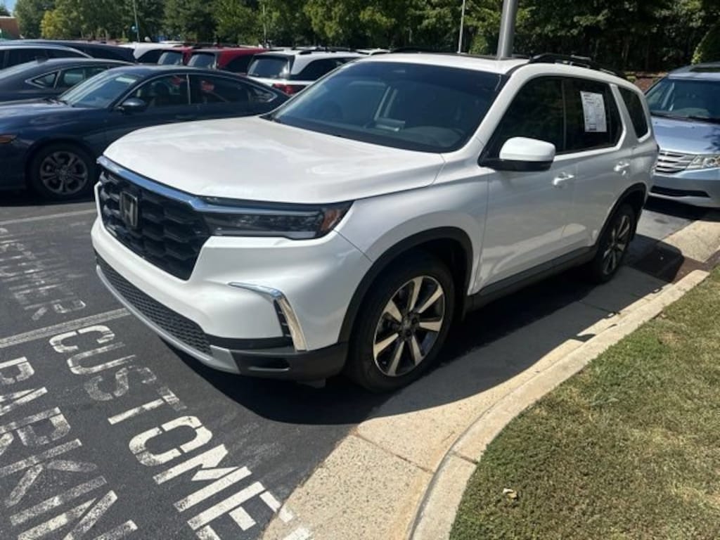 Certified 2025 Honda Pilot Touring SUV