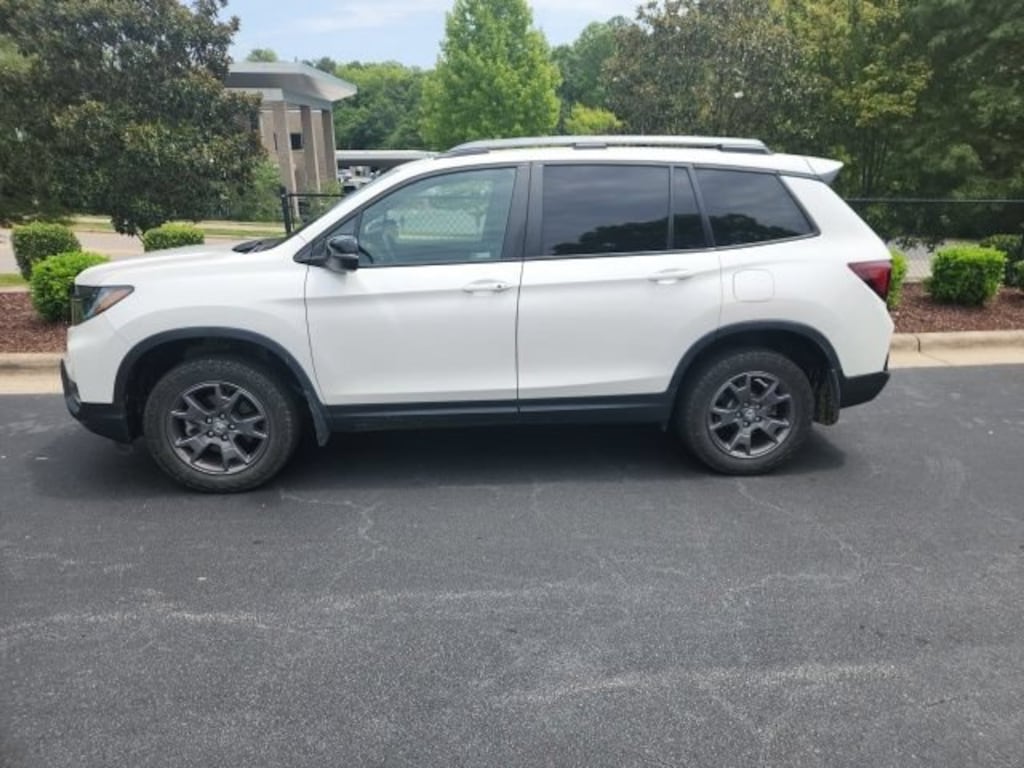Used 2024 Honda Passport TrailSport SUV