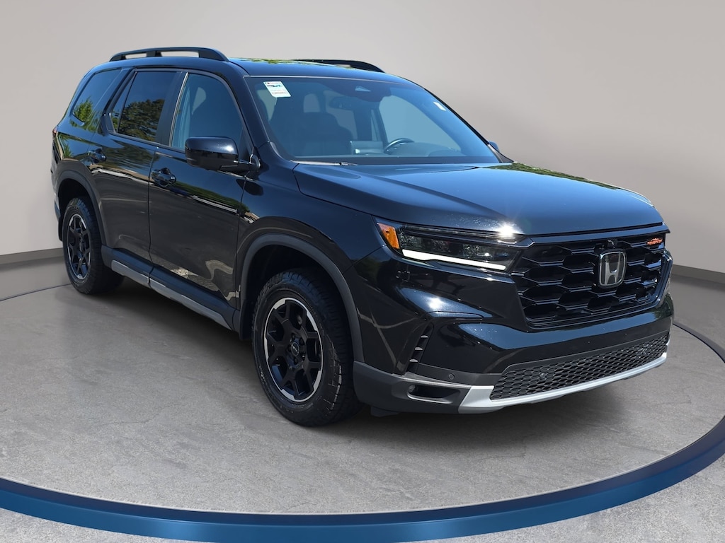 Certified 2025 Honda Pilot TrailSport SUV