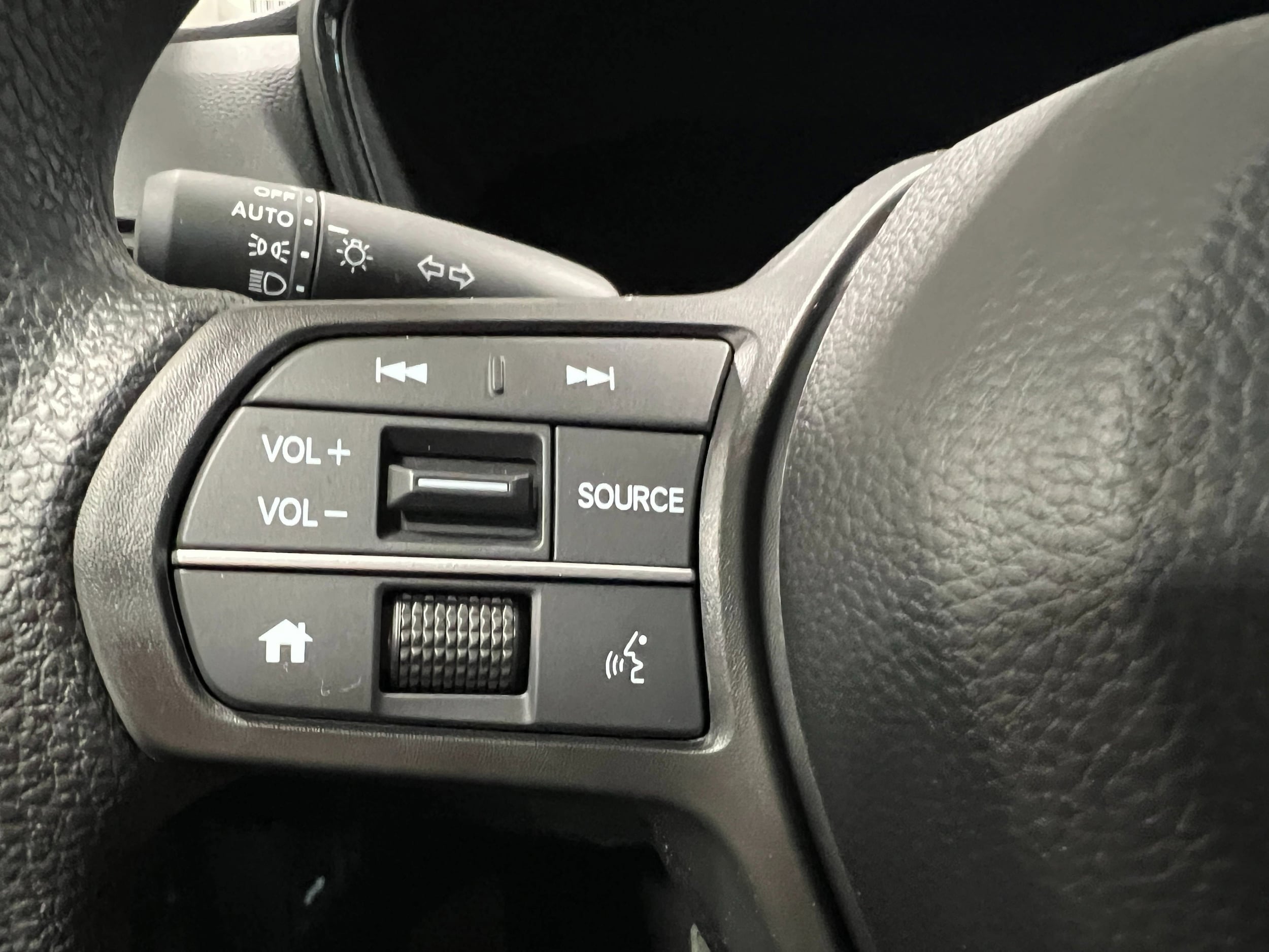 2025 Honda CR-V LX - Photo 18