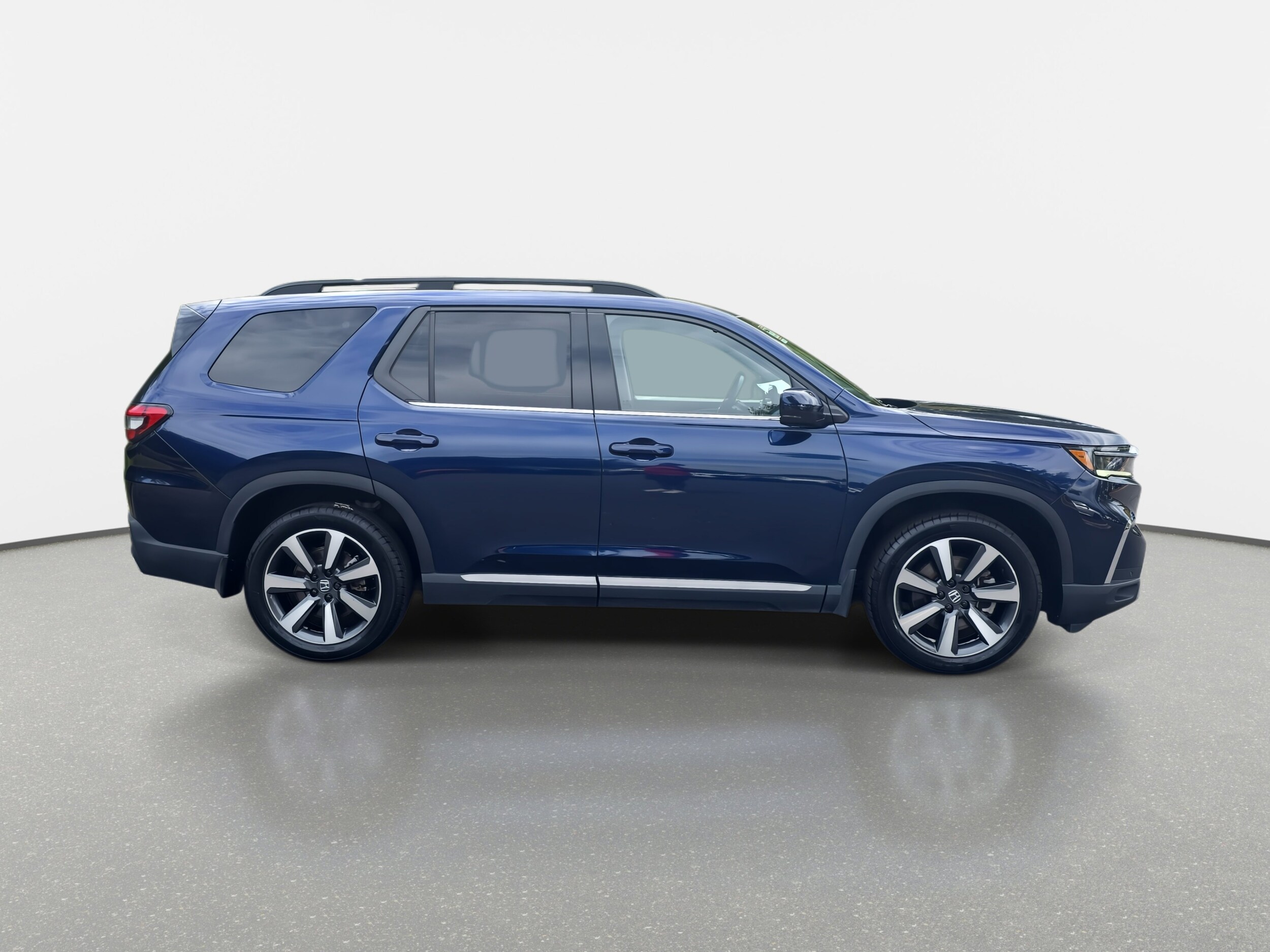 2024 Honda Pilot Touring photo 3