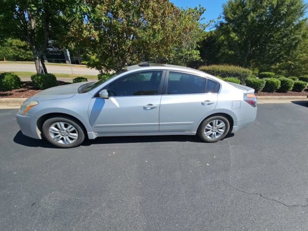 Used 2011 Nissan Altima 2.5 SL Sedan