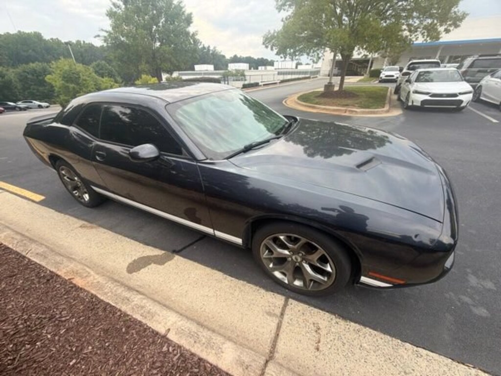 Used 2017 Dodge Challenger SXT Coupe