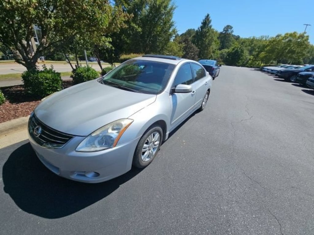Used 2011 Nissan Altima 2.5 SL Sedan