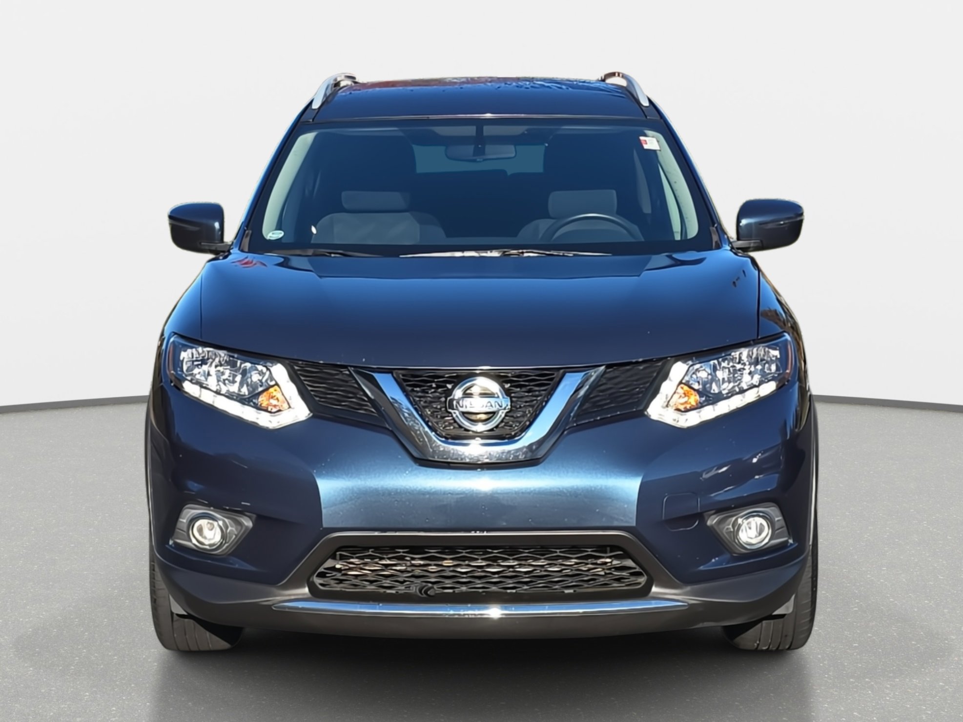 2016 Nissan Rogue SV photo 2