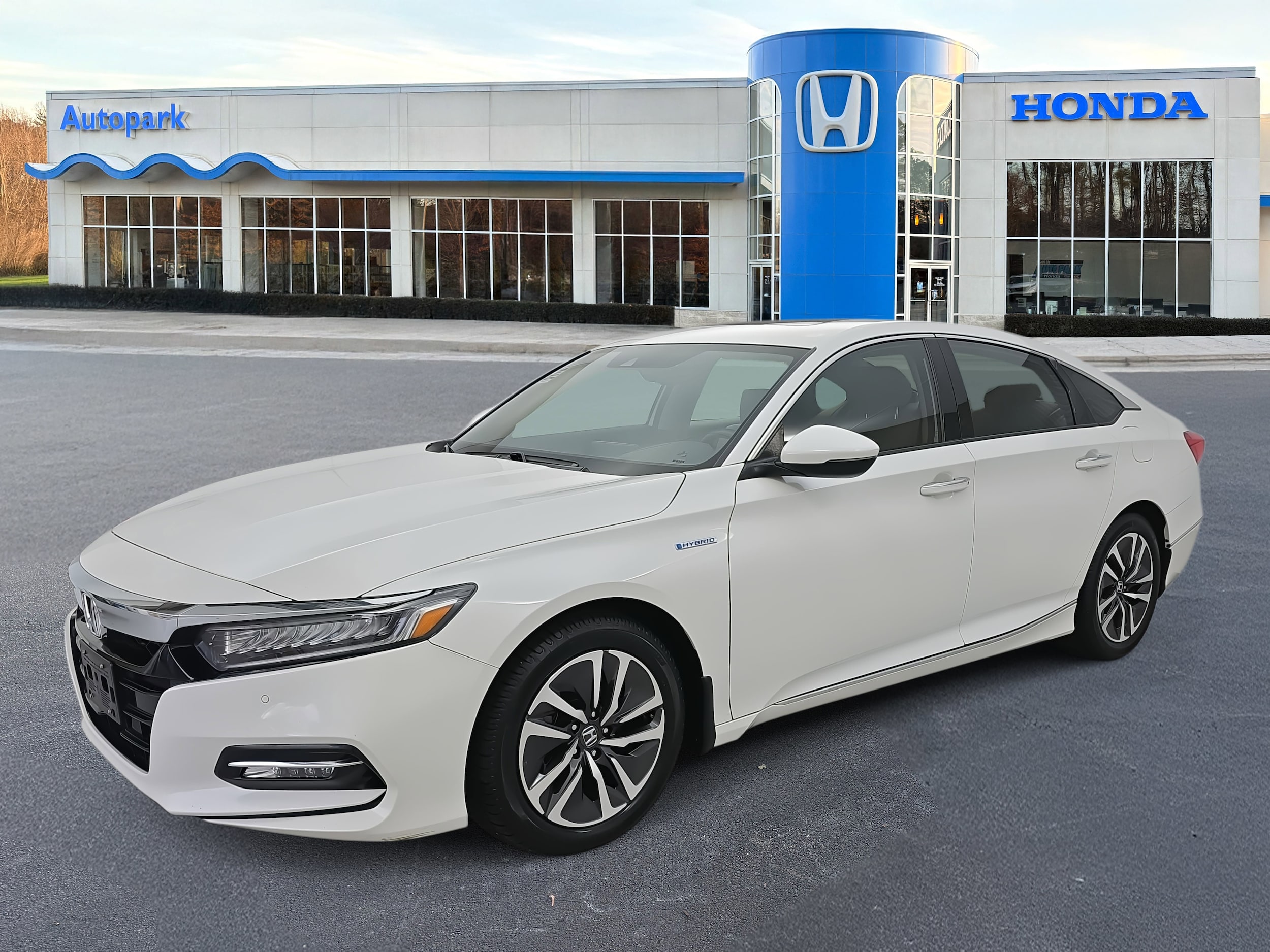 2020 Honda Accord Hybrid Touring's photo
