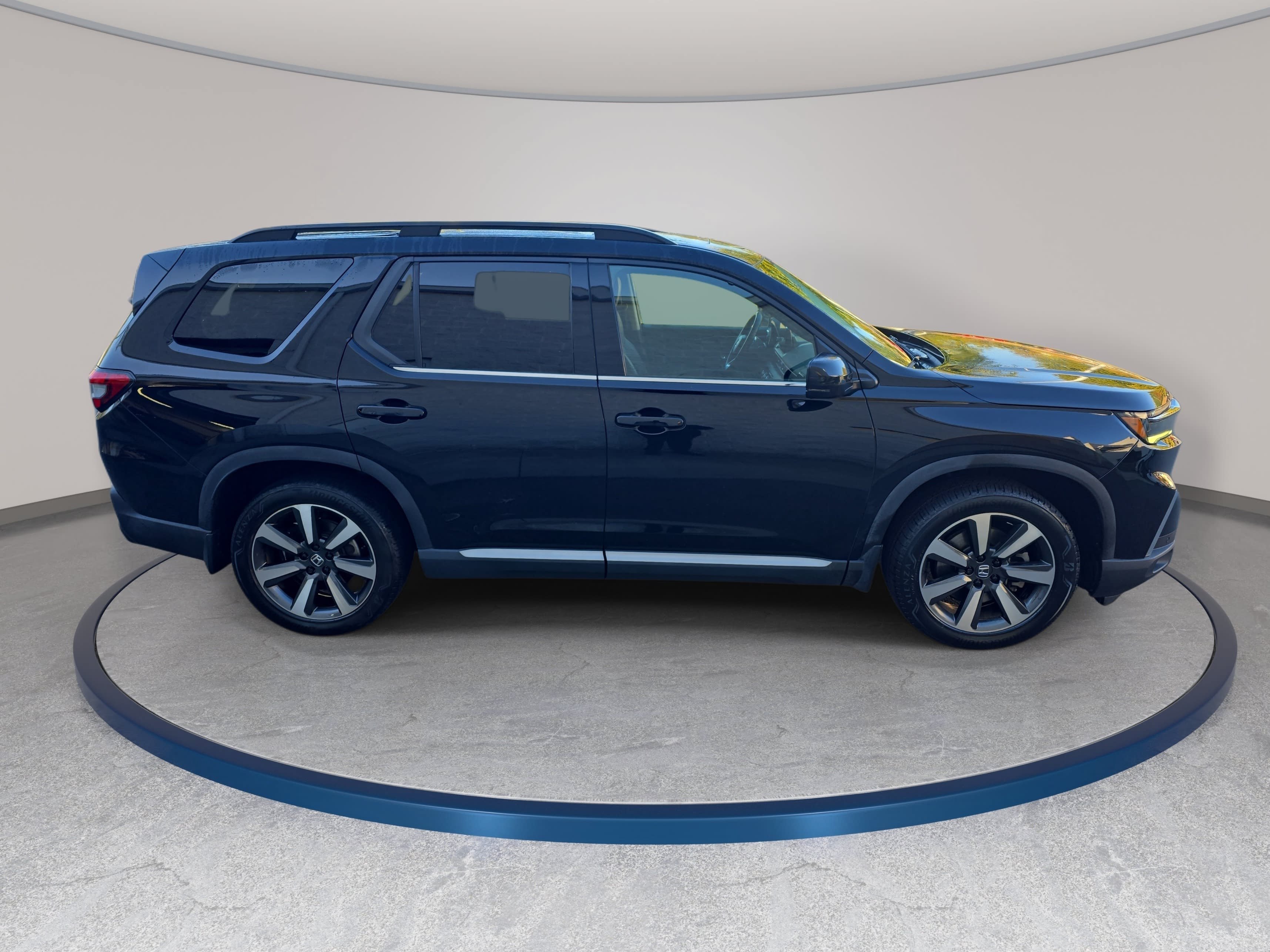 Certified 2024 Honda Pilot Touring SUV