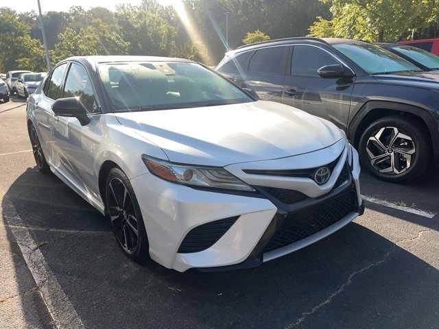 2019 Toyota Camry XSE V6 photo 3