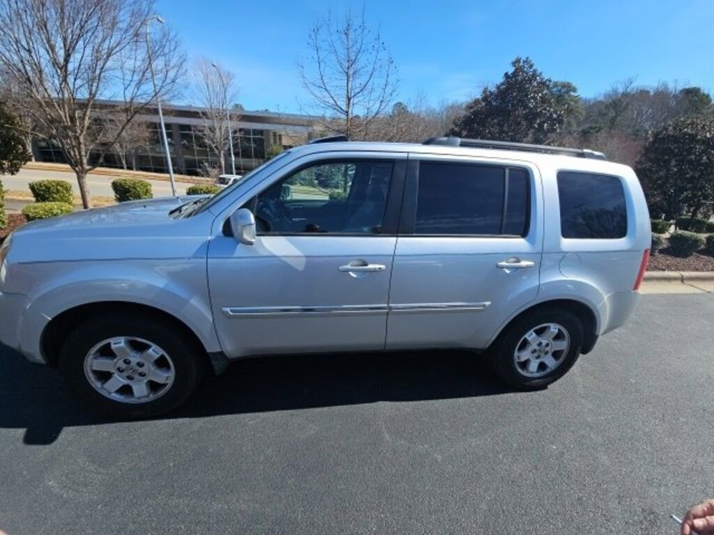 Used 2011 Honda Pilot Touring SUV