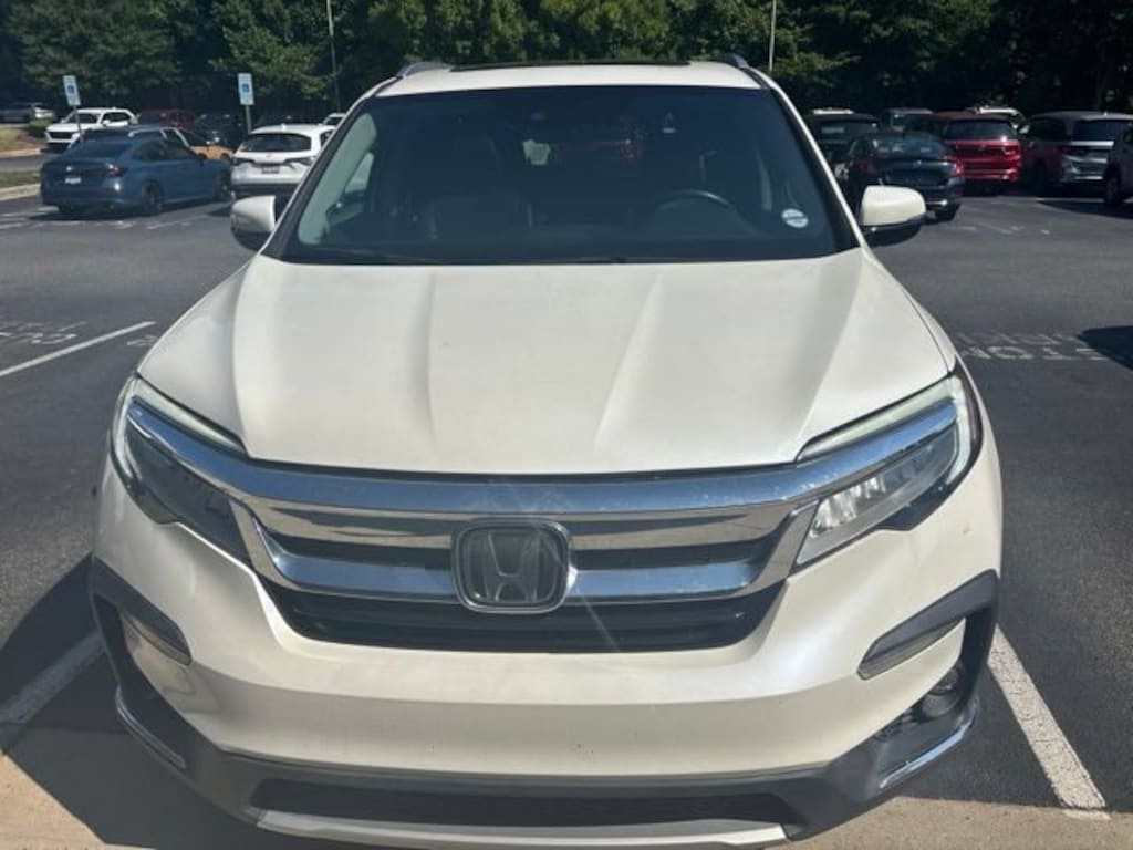 Used 2019 Honda Pilot Touring 8-Passenger SUV