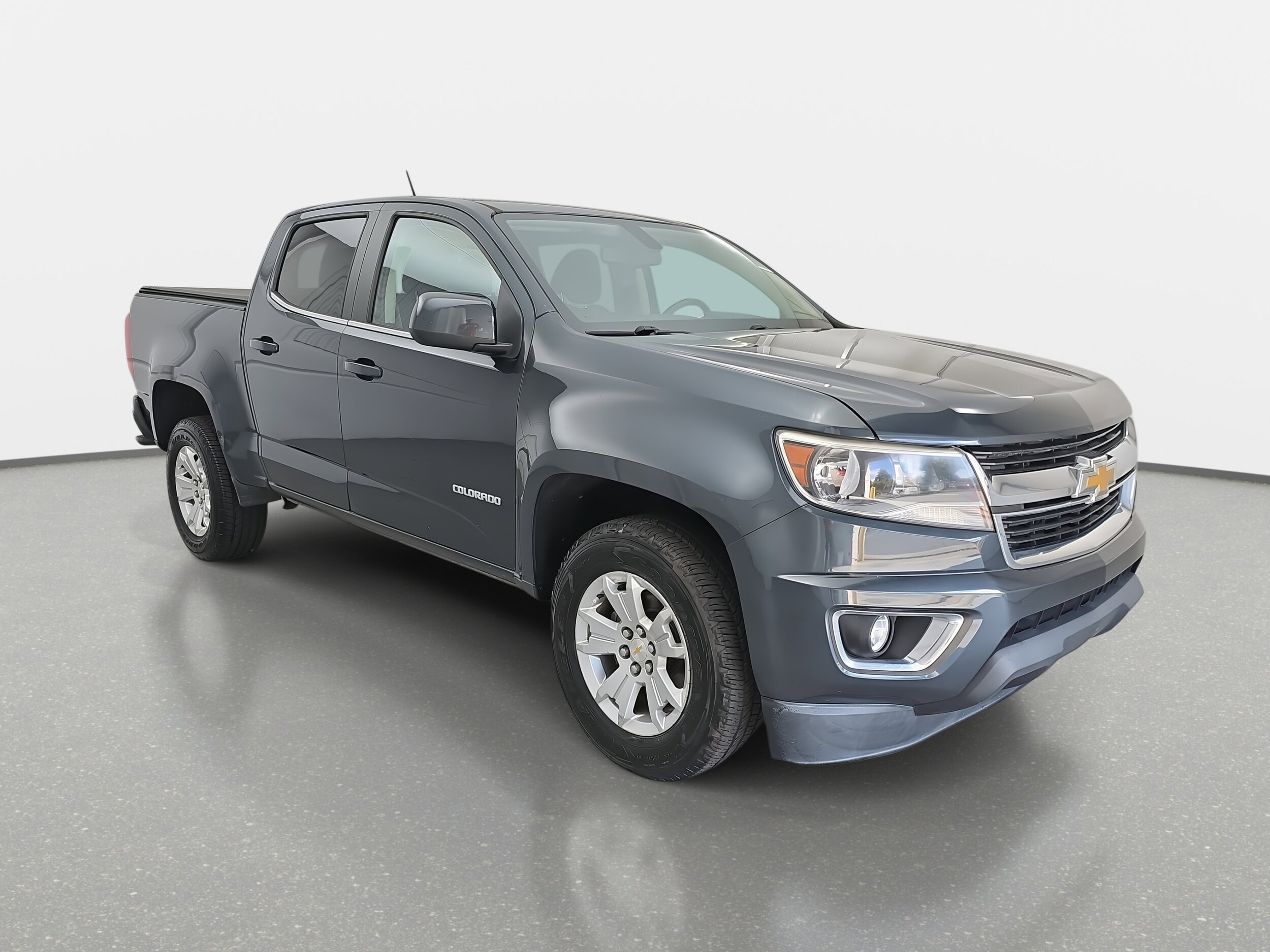 2018 Chevrolet Colorado LT photo 3