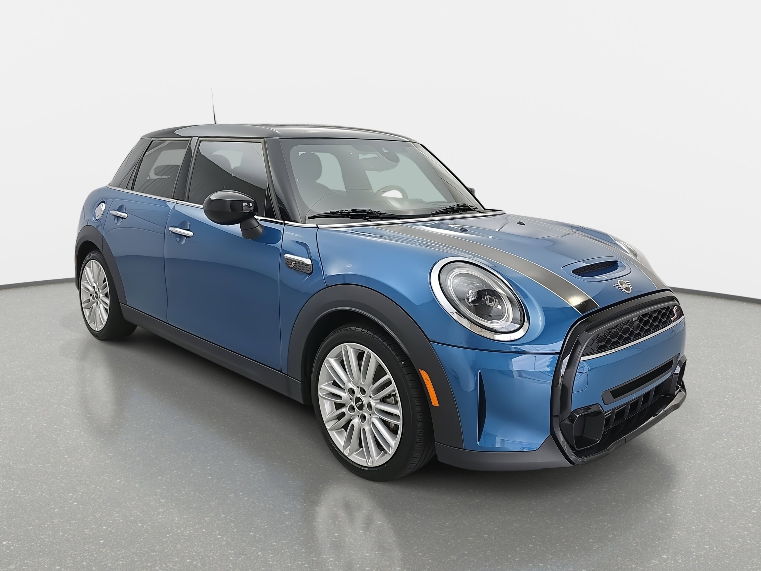 2022 Mini Cooper 4 Door Hardtop S photo 3
