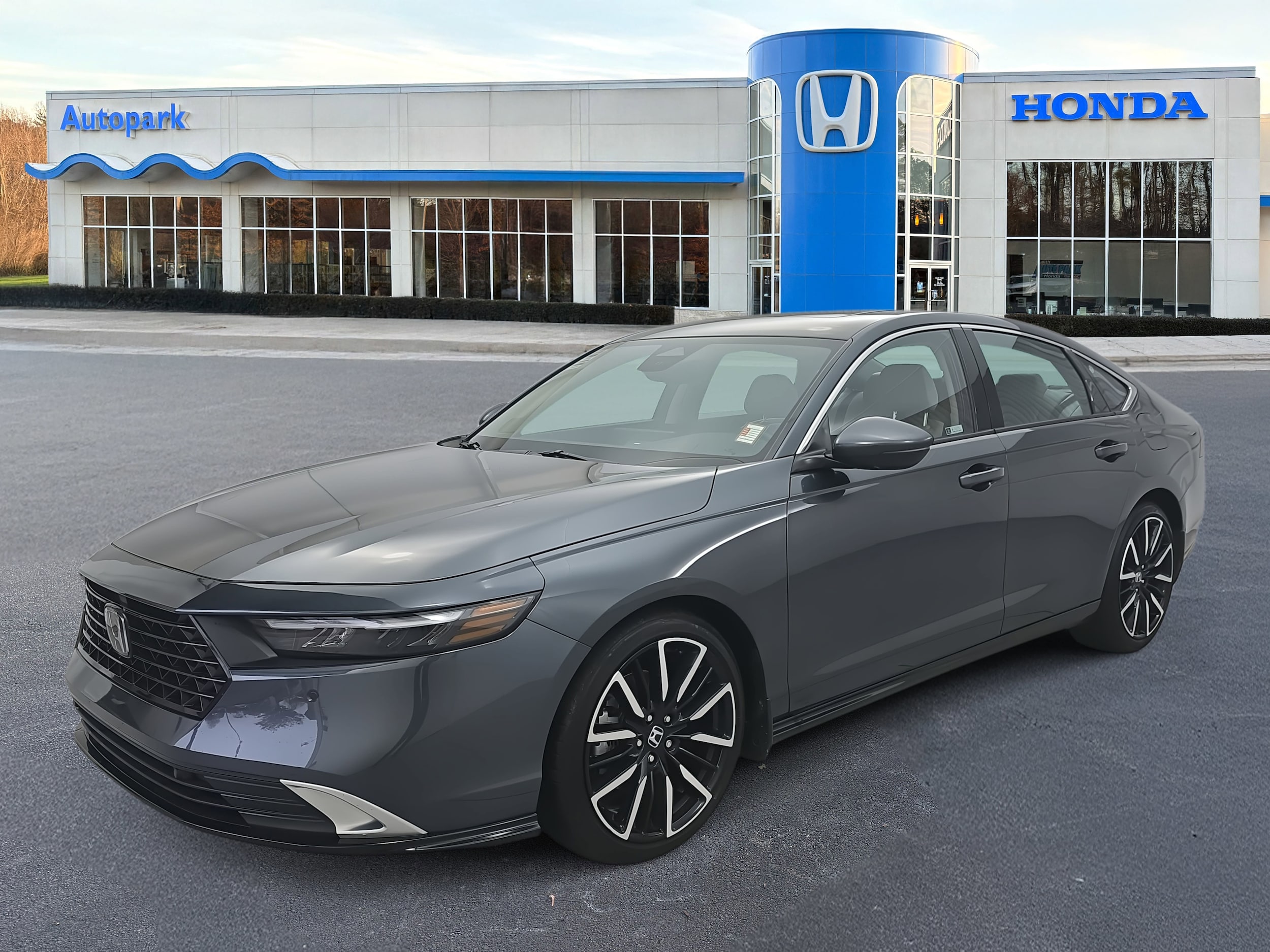 2024 Honda Accord Hybrid Touring's photo