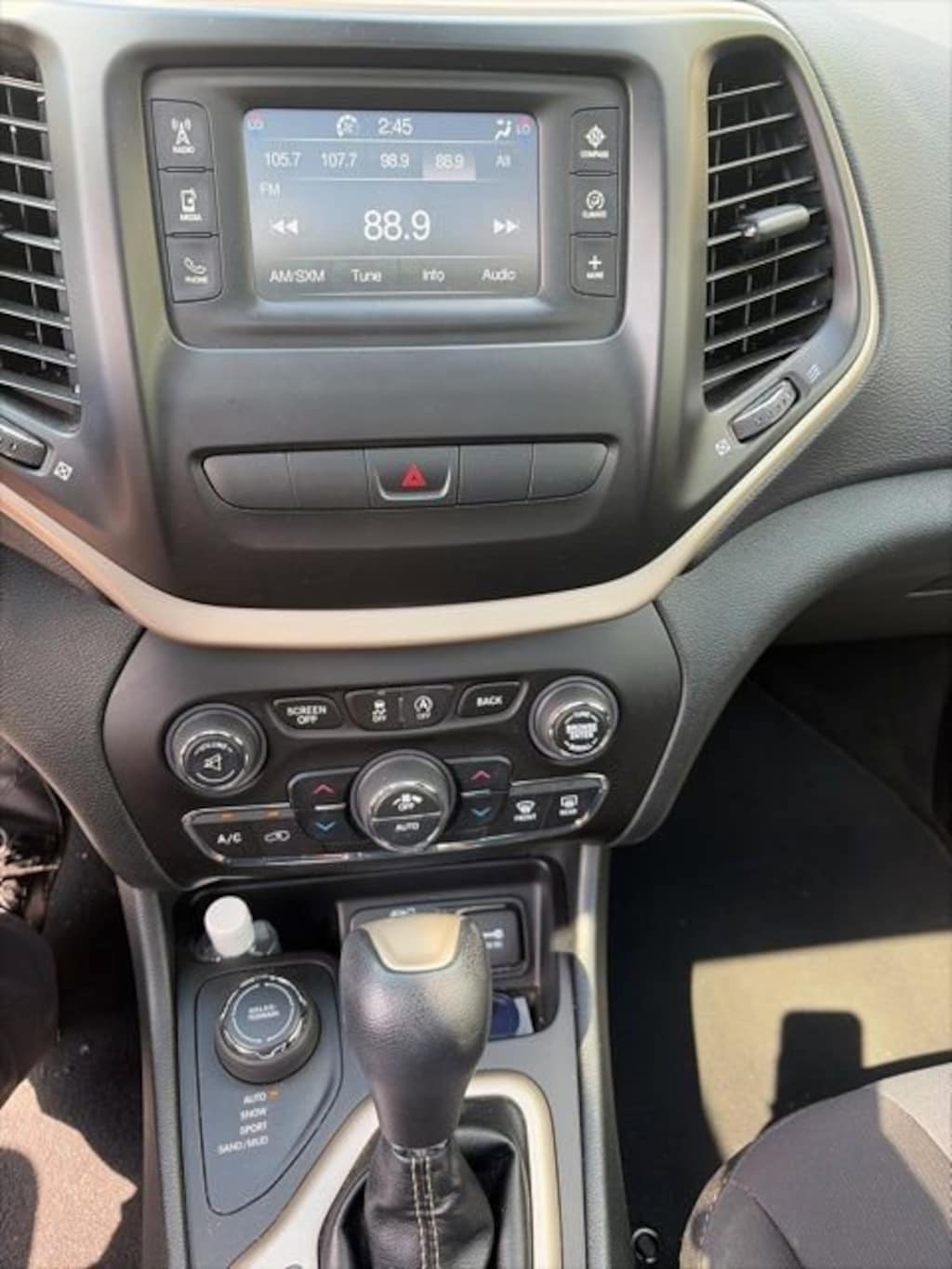 Used 2015 Jeep Cherokee Latitude SUV