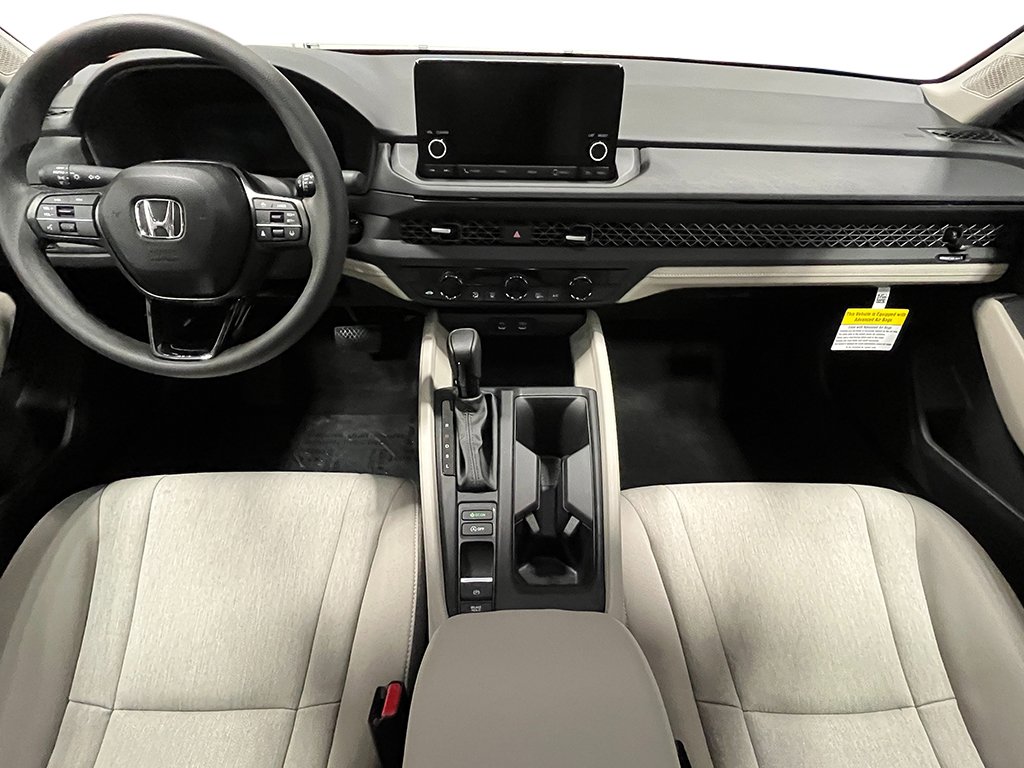 2025 Honda Accord SE - Photo 15