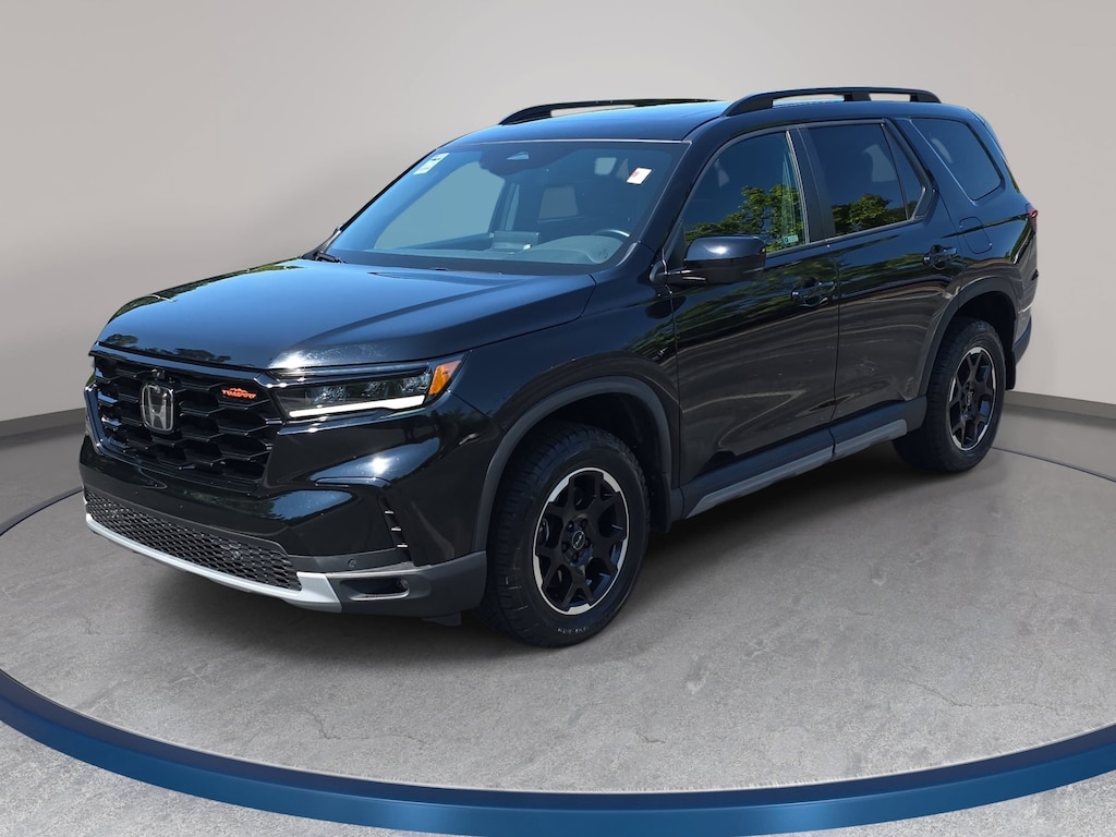 Certified 2025 Honda Pilot TrailSport SUV