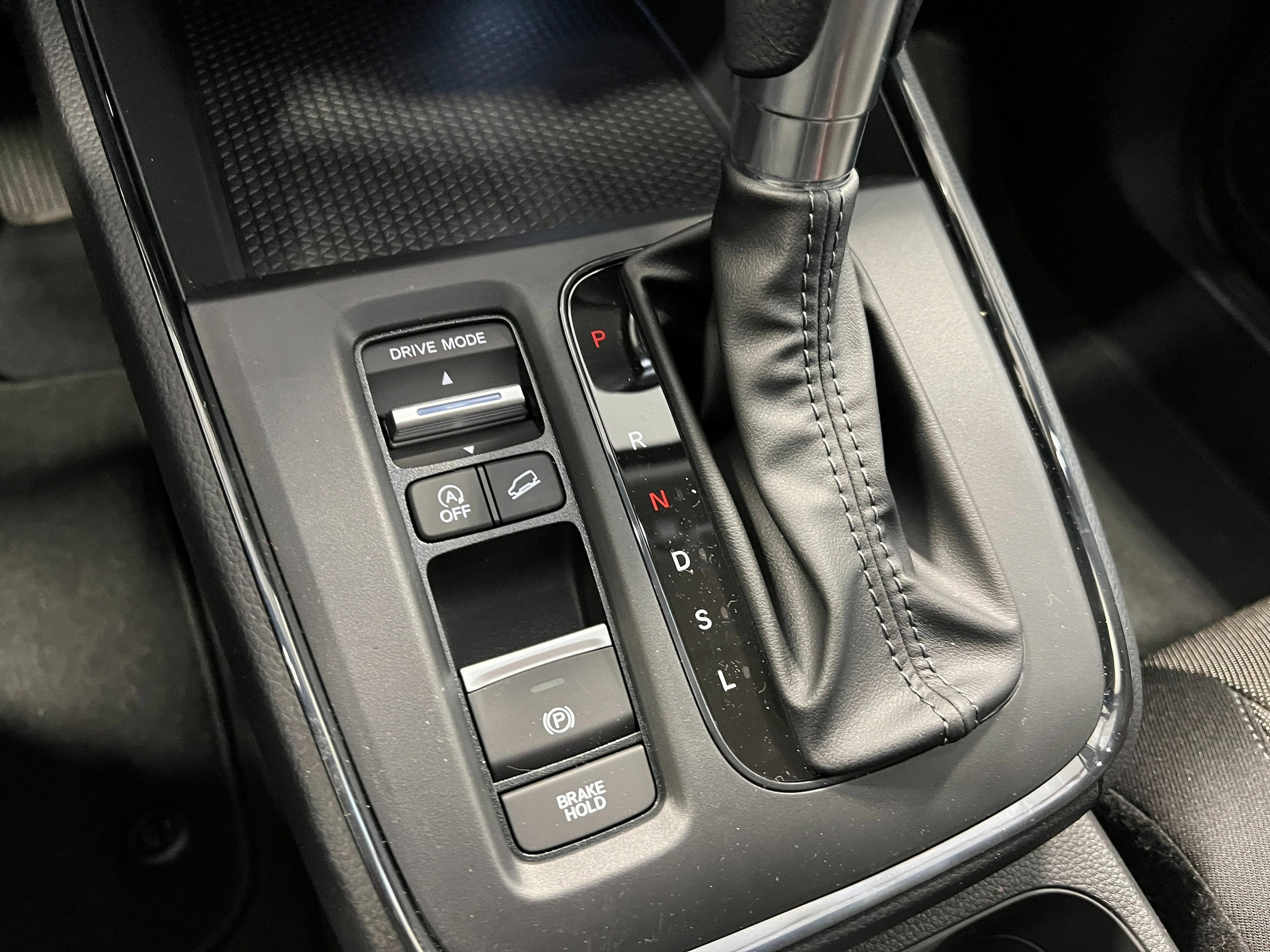 2025 Honda CR-V LX - Photo 16