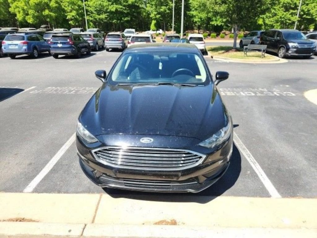 Used 2017 Ford Fusion SE Sedan