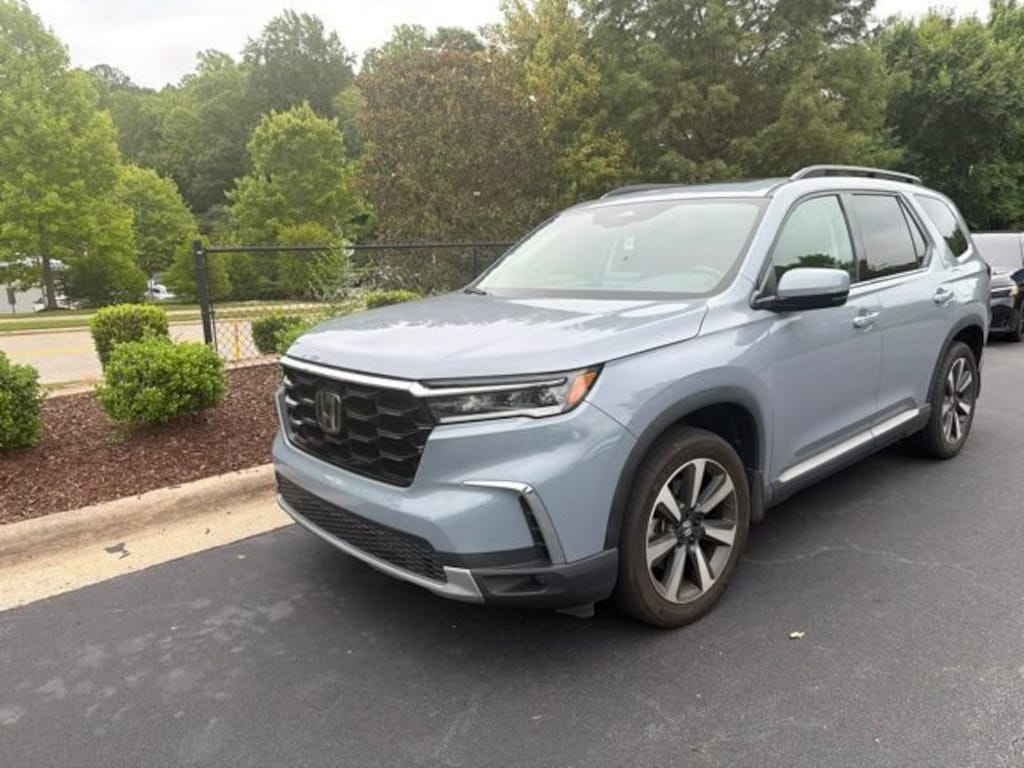 Used 2025 Honda Pilot SUV
