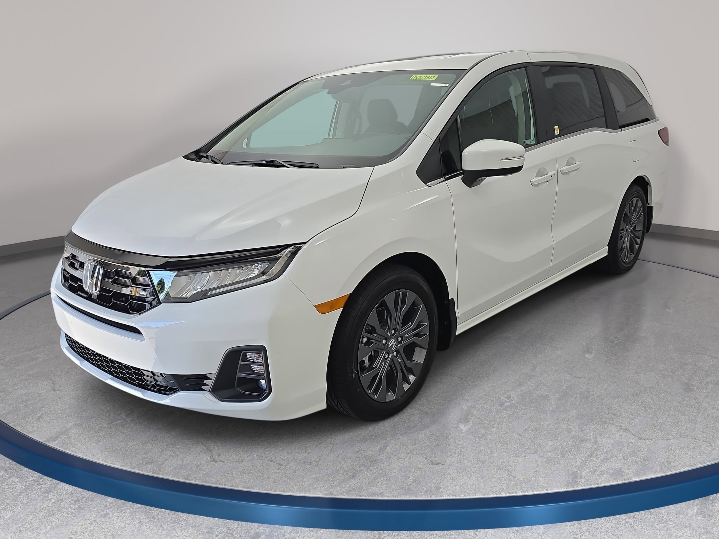 2026 Honda Odyssey Touring's photo