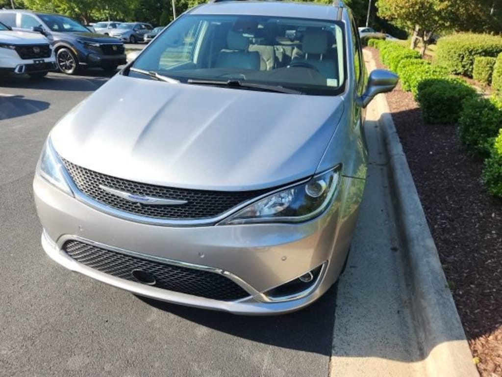 Used 2020 Chrysler Pacifica Touring L Van Passenger Van