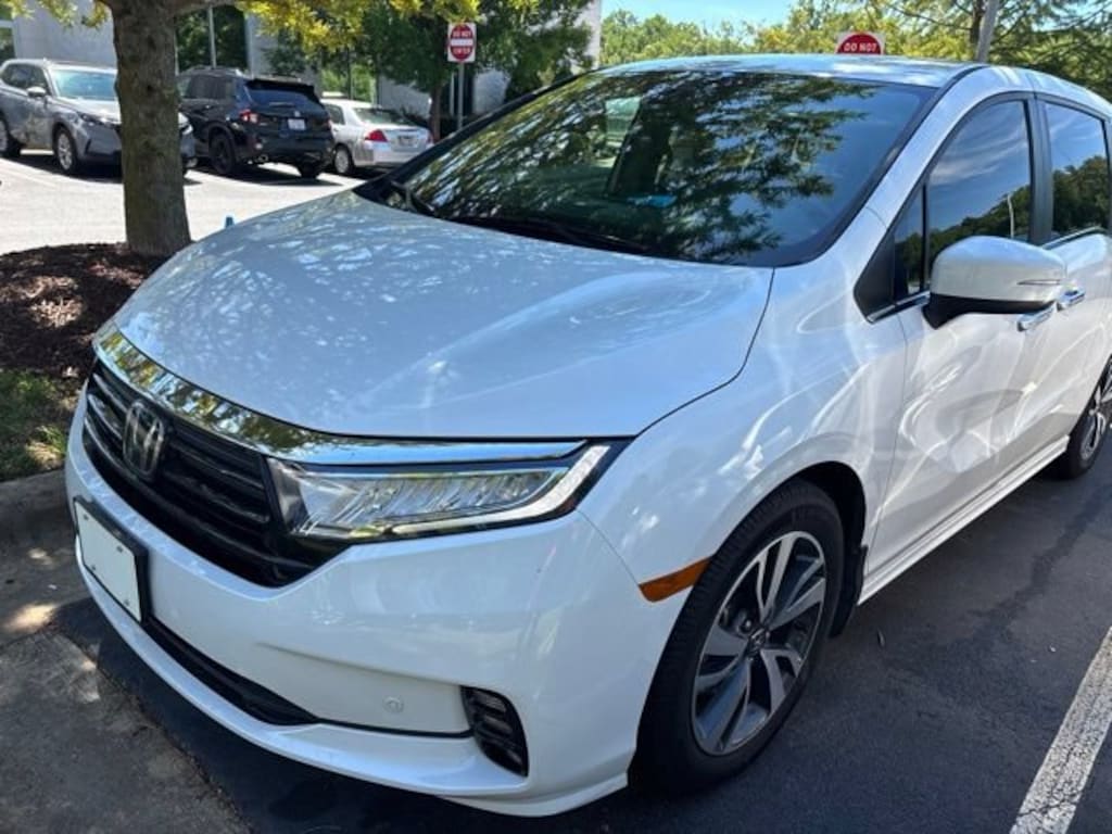 Used 2023 Honda Odyssey Touring Van