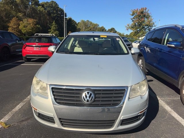 2010 Volkswagen Passat Komfort photo 2