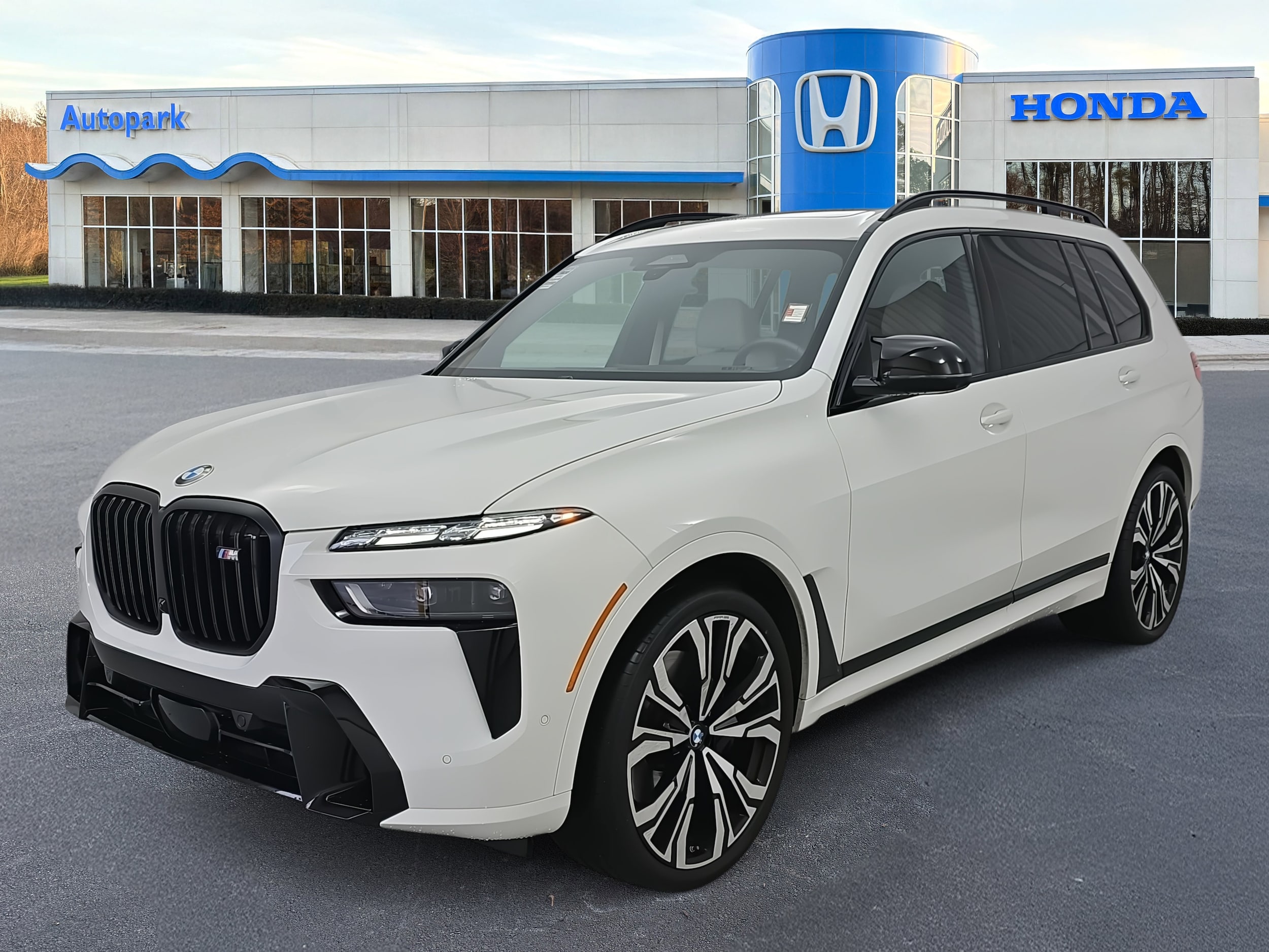 2025 BMW X7 M60i's photo