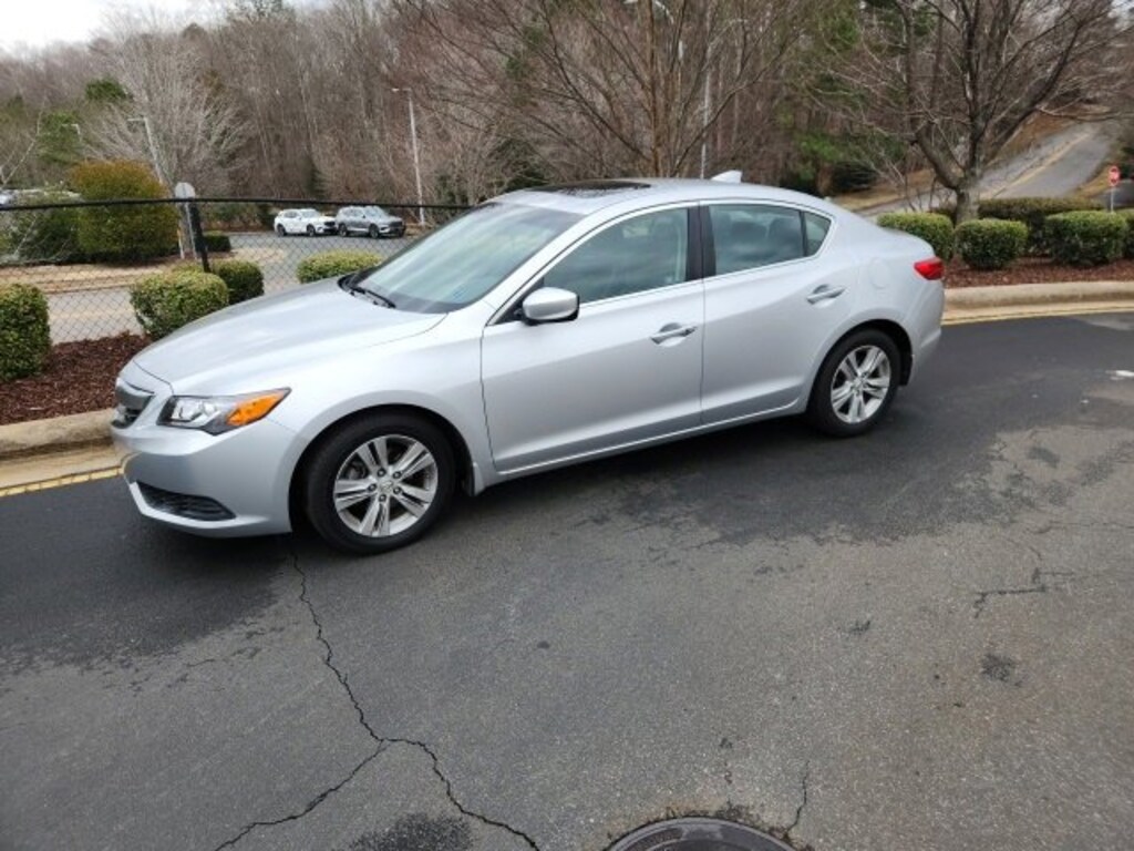 Used 2013 Acura ILX 2.0L Sedan