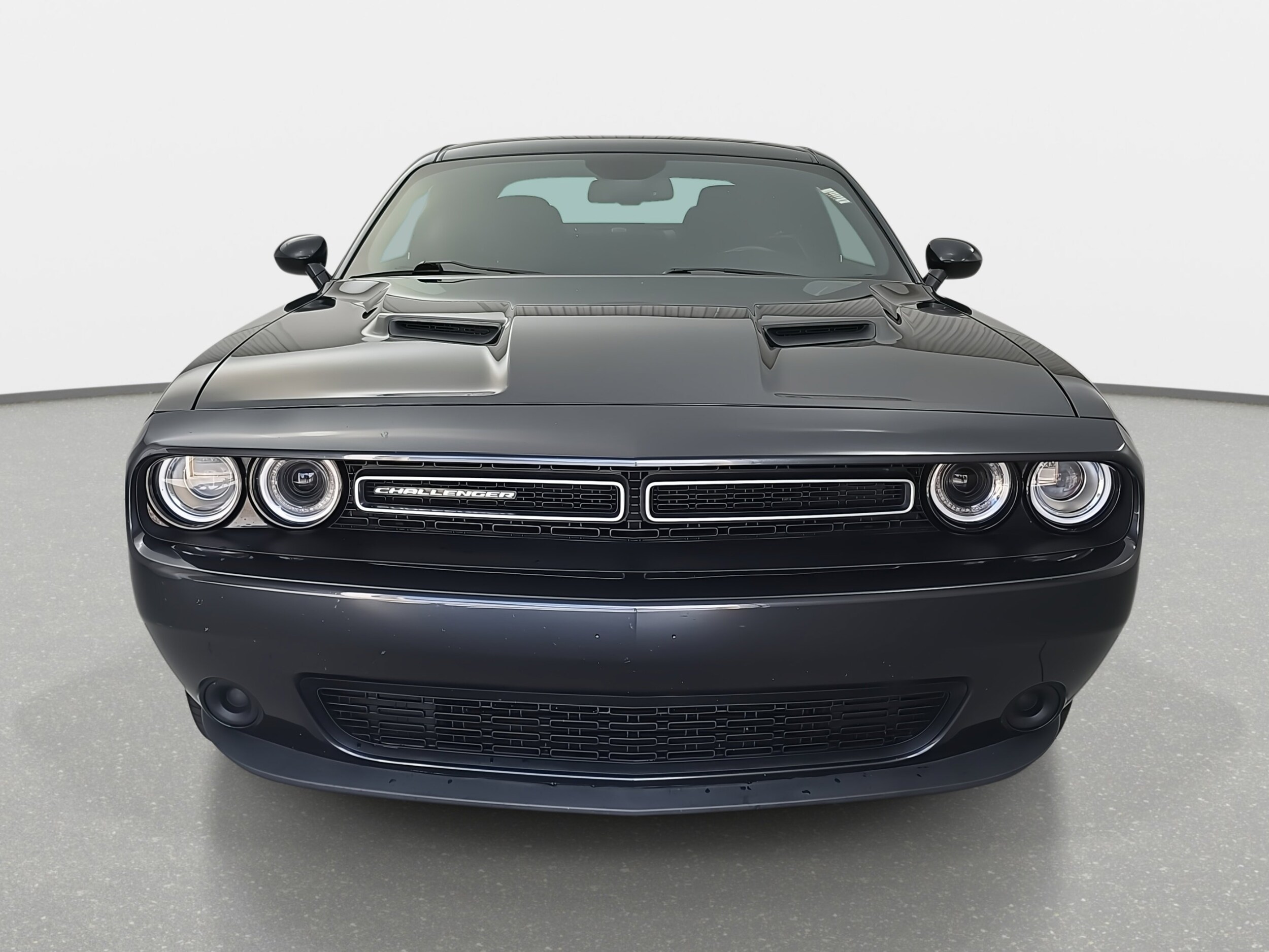 2019 Dodge Challenger SXT photo 2
