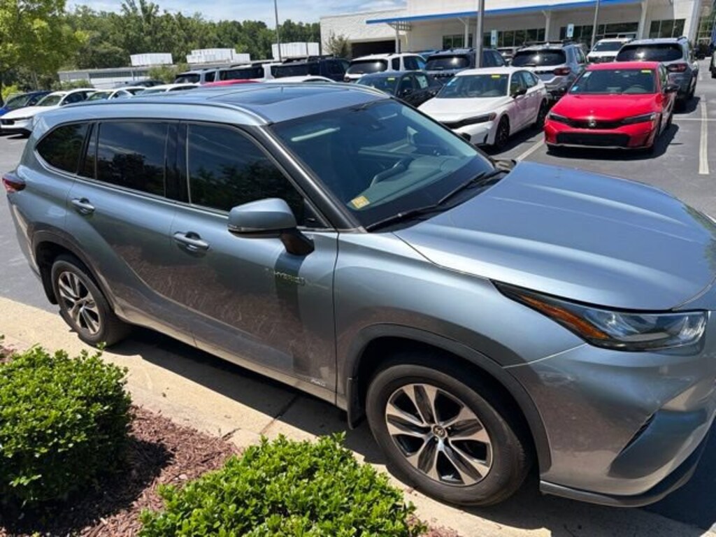 Used 2020 Toyota Highlander Hybrid Hybrid XLE SUV