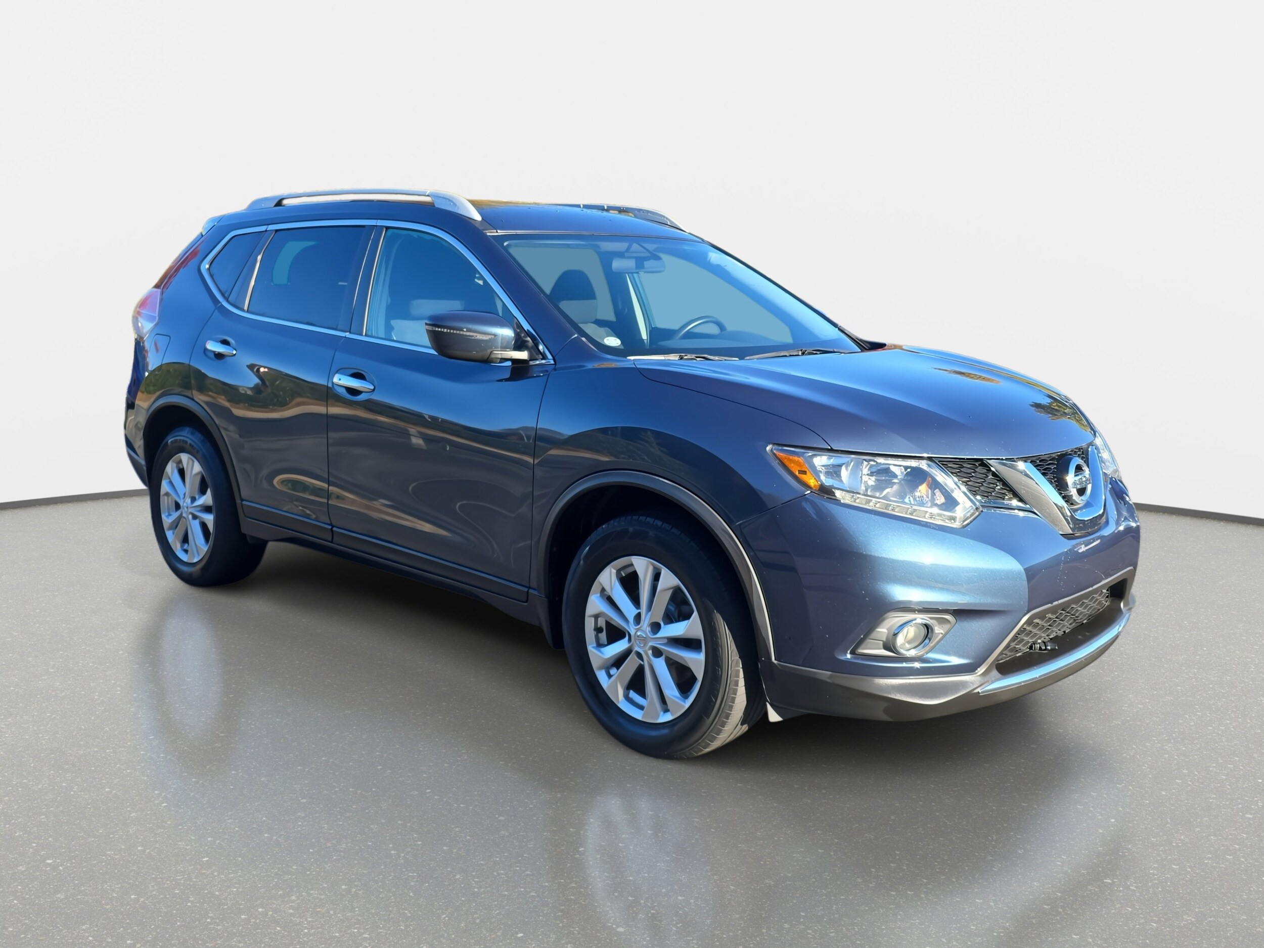 2016 Nissan Rogue SV photo 3
