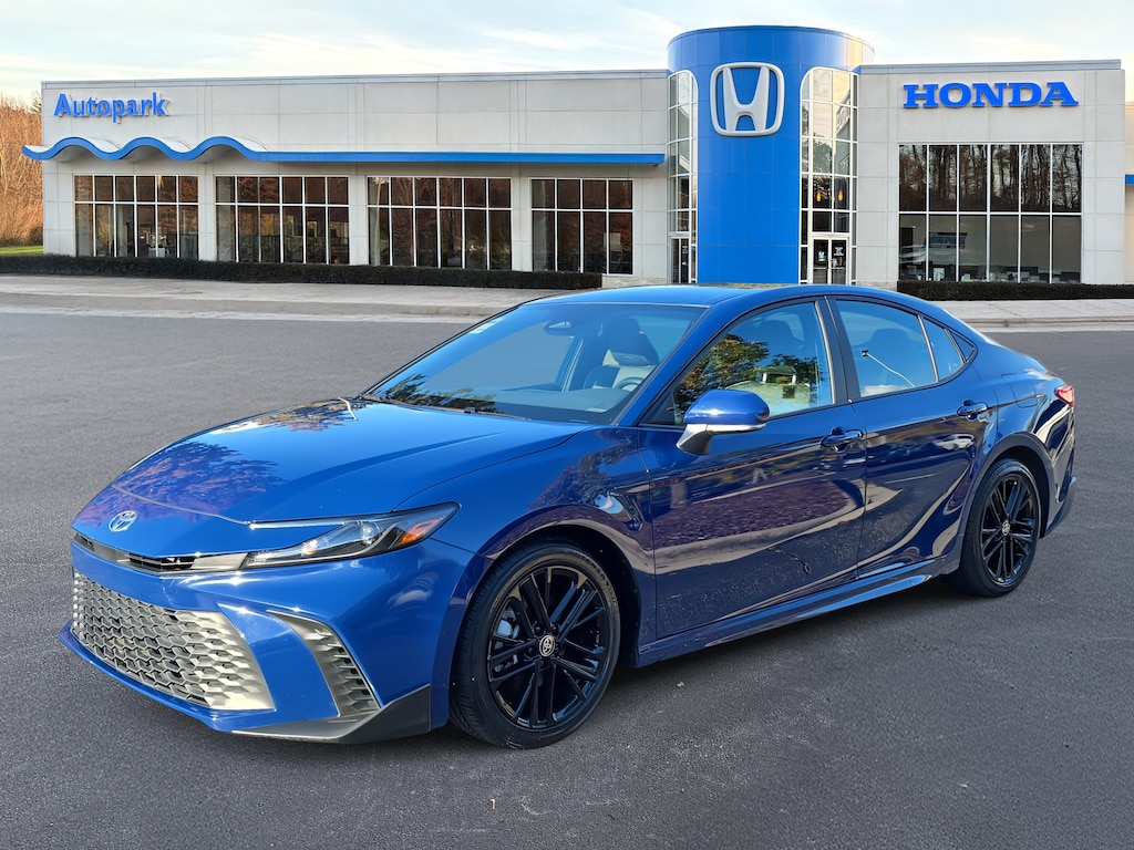 Used 2025 Toyota Camry SE Sedan